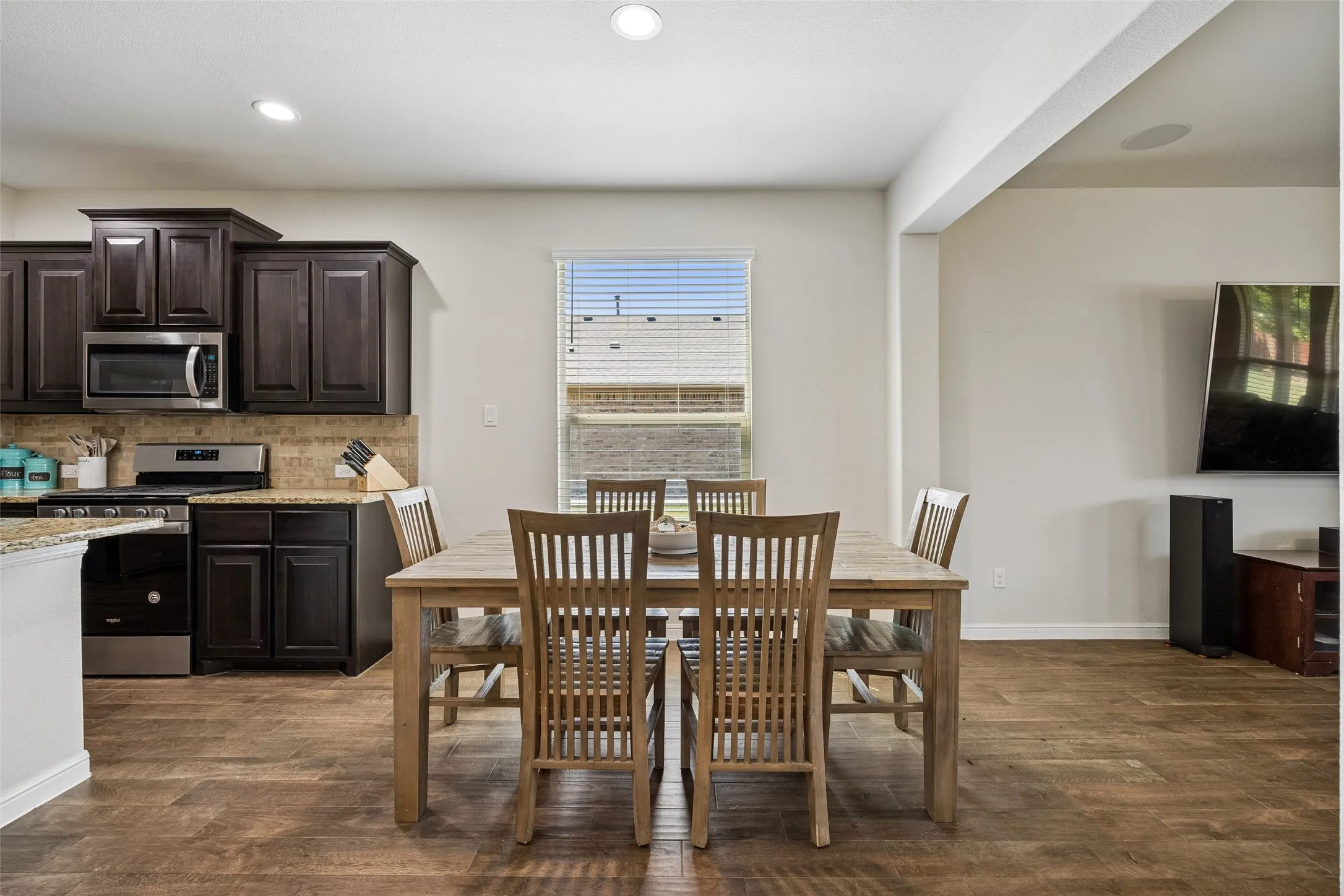 Single Family Residence For Sale in Tarrant County , 523 Harbor Drive, Azle, Texas 76020, 4 Bedroom, 3 Bathroom, 2 Garage spaces, 2,507 Sqft, built in 2020, mls#21342551, Real Estate Agent in Azle, Homes For Sale in Tarrant county, Homes For Sale in Azle, Realtor in Azle Texas, Real Estate Brokerage Independent Realty Texas, Luminita Cordes Realtor