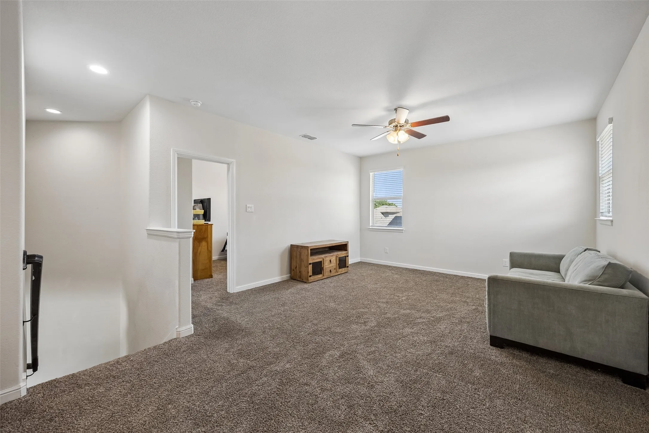 Single Family Residence For Sale in Tarrant County , 523 Harbor Drive, Azle, Texas 76020, 4 Bedroom, 3 Bathroom, 2 Garage spaces, 2,507 Sqft, built in 2020, mls#21342551, Real Estate Agent in Azle, Homes For Sale in Tarrant county, Homes For Sale in Azle, Realtor in Azle Texas, Real Estate Brokerage Independent Realty Texas, Luminita Cordes Realtor