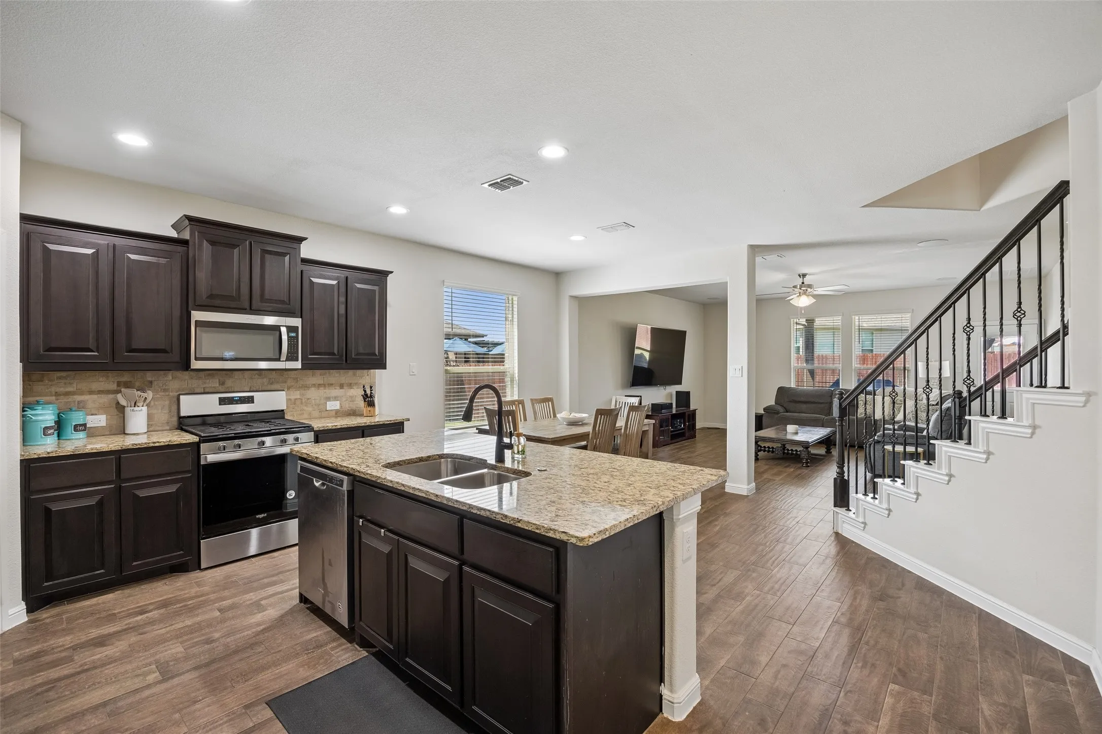 Single Family Residence For Sale in Tarrant County , 523 Harbor Drive, Azle, Texas 76020, 4 Bedroom, 3 Bathroom, 2 Garage spaces, 2,507 Sqft, built in 2020, mls#21342551, Real Estate Agent in Azle, Homes For Sale in Tarrant county, Homes For Sale in Azle, Realtor in Azle Texas, Real Estate Brokerage Independent Realty Texas, Luminita Cordes Realtor