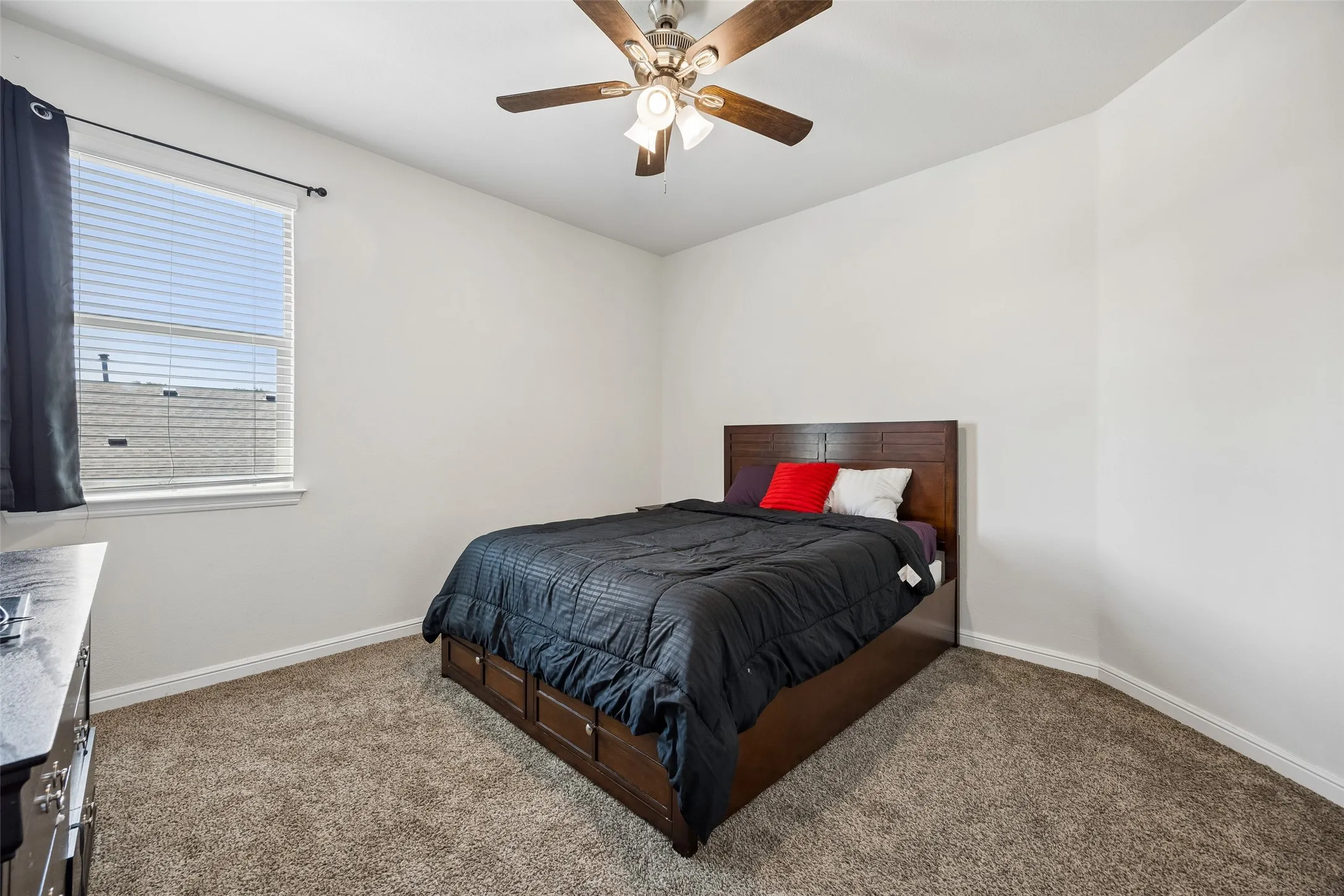 Single Family Residence For Sale in Tarrant County , 523 Harbor Drive, Azle, Texas 76020, 4 Bedroom, 3 Bathroom, 2 Garage spaces, 2,507 Sqft, built in 2020, mls#21342551, Real Estate Agent in Azle, Homes For Sale in Tarrant county, Homes For Sale in Azle, Realtor in Azle Texas, Real Estate Brokerage Independent Realty Texas, Luminita Cordes Realtor