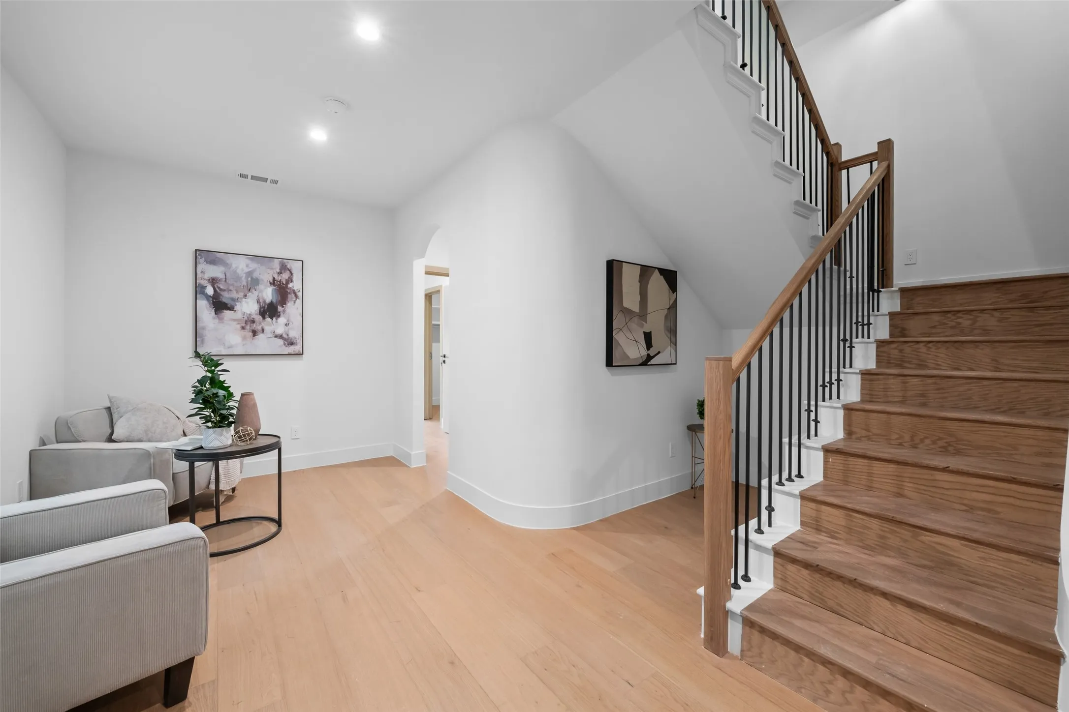 Single Family Residence For Sale in Dallas County , 1514 Holly Avenue, Dallas, Texas 75204, 3 Bedroom, 4 Bathroom, 2 Garage spaces, 2,826 Sqft, built in 2025, Price $650,000, mls#21344304, Real Estate Agent in Dallas, Homes For Sale in Dallas county, Homes For Sale in Dallas, Realtor in Dallas Texas, Real Estate Brokerage Independent Realty Texas, Luminita Cordes Realtor
