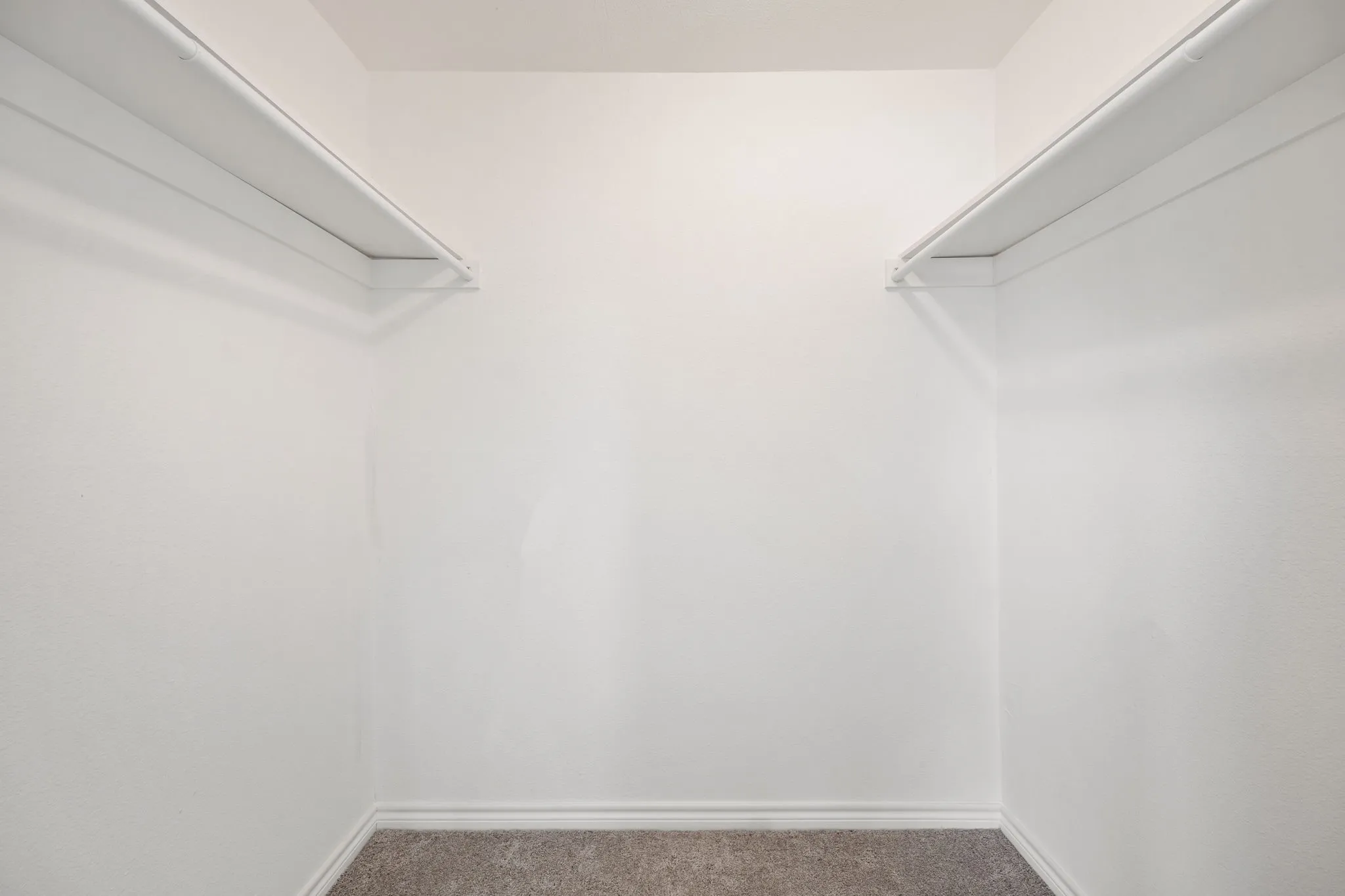 Single Family Residence For Sale in Kaufman County , 17235 Lake Ray Hubbard Drive, Forney, Texas 75126, 2 Bedroom, 1 Bathroom, Garage spaces, 1,056 Sqft, built in 1981, mls#21344049, Real Estate Agent in Forney, Homes For Sale in Kaufman county, Homes For Sale in Forney, Realtor in Forney Texas, Real Estate Brokerage Independent Realty Texas, Luminita Cordes Realtor