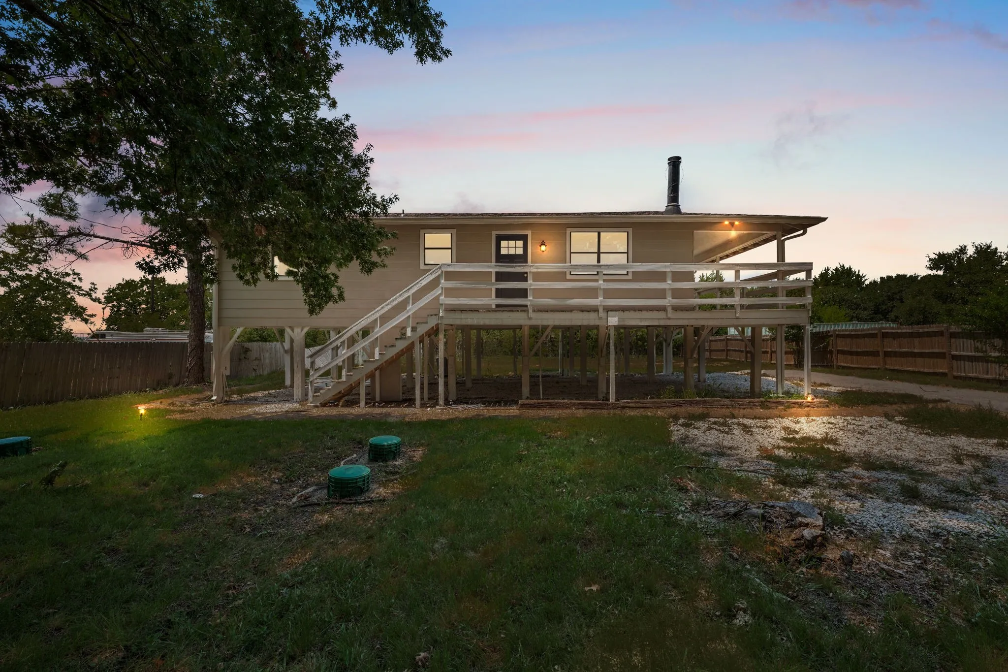 Single Family Residence For Sale in Kaufman County , 17235 Lake Ray Hubbard Drive, Forney, Texas 75126, 2 Bedroom, 1 Bathroom, Garage spaces, 1,056 Sqft, built in 1981, mls#21344049, Real Estate Agent in Forney, Homes For Sale in Kaufman county, Homes For Sale in Forney, Realtor in Forney Texas, Real Estate Brokerage Independent Realty Texas, Luminita Cordes Realtor
