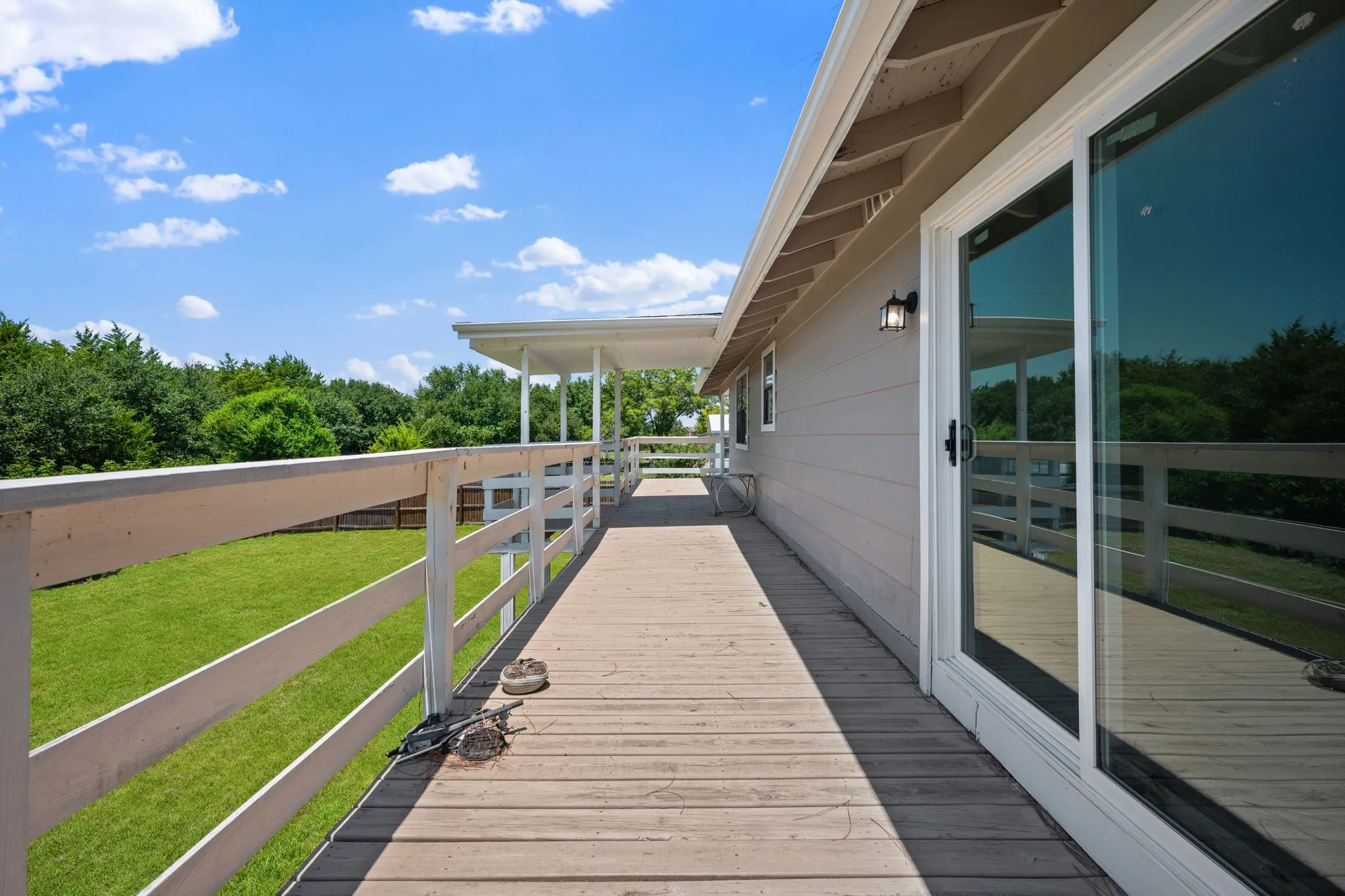 Single Family Residence For Sale in Kaufman County , 17235 Lake Ray Hubbard Drive, Forney, Texas 75126, 2 Bedroom, 1 Bathroom, Garage spaces, 1,056 Sqft, built in 1981, mls#21344049, Real Estate Agent in Forney, Homes For Sale in Kaufman county, Homes For Sale in Forney, Realtor in Forney Texas, Real Estate Brokerage Independent Realty Texas, Luminita Cordes Realtor