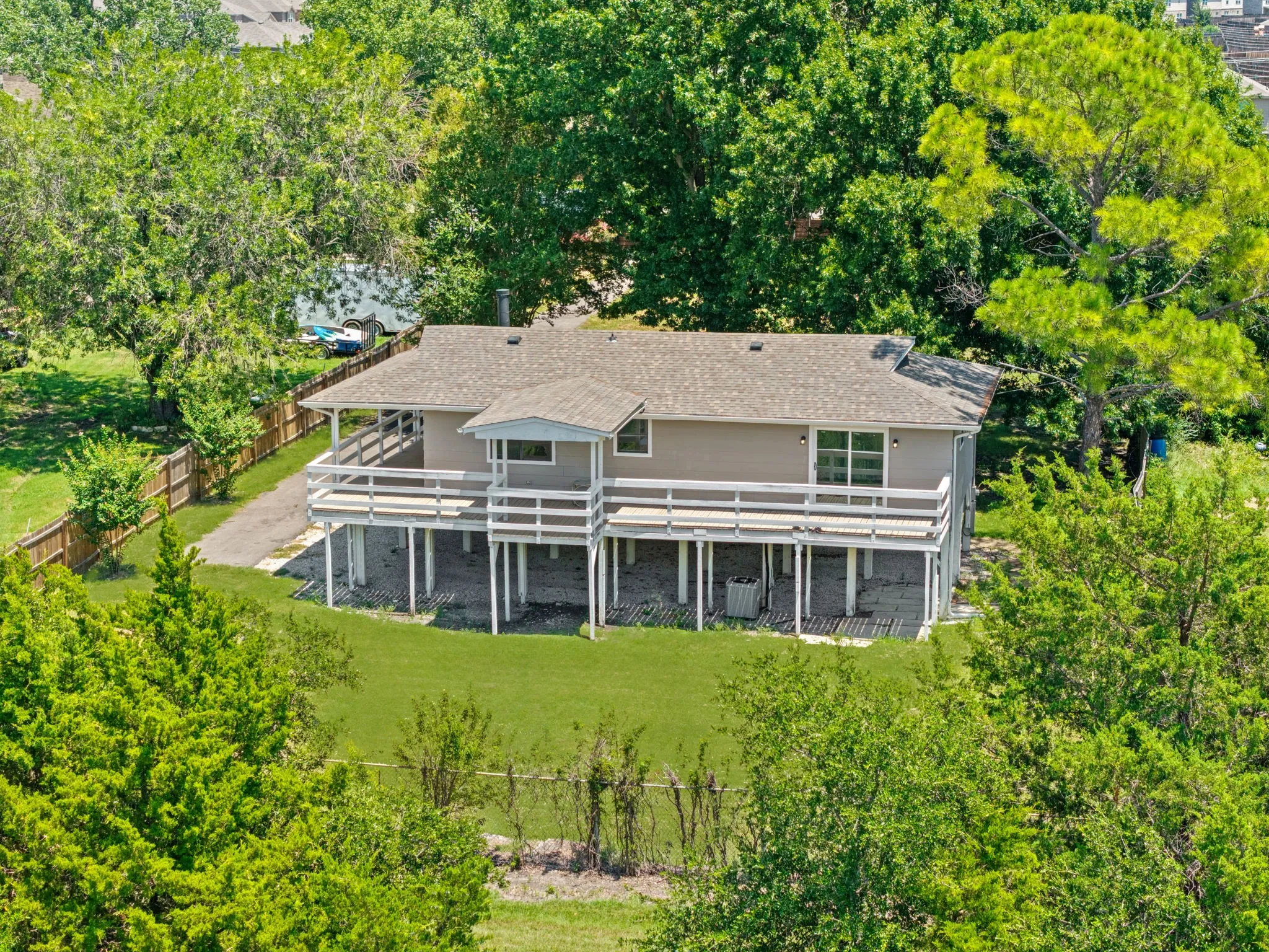 Single Family Residence For Sale in Kaufman County , 17235 Lake Ray Hubbard Drive, Forney, Texas 75126, 2 Bedroom, 1 Bathroom, Garage spaces, 1,056 Sqft, built in 1981, mls#21344049, Real Estate Agent in Forney, Homes For Sale in Kaufman county, Homes For Sale in Forney, Realtor in Forney Texas, Real Estate Brokerage Independent Realty Texas, Luminita Cordes Realtor