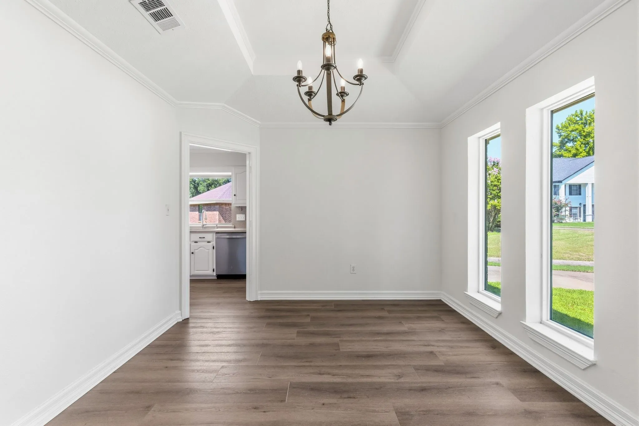 Single Family Residence For Sale in Hunt County , 5504 Glenlivet Place, Greenville, Texas 75402, 3 Bedroom, 2 Bathroom, 2 Garage spaces, 2,062 Sqft, built in 1988, mls#21344307, Real Estate Agent in Greenville, Homes For Sale in Hunt county, Homes For Sale in Greenville, Realtor in Greenville Texas, Real Estate Brokerage Independent Realty Texas, Luminita Cordes Realtor