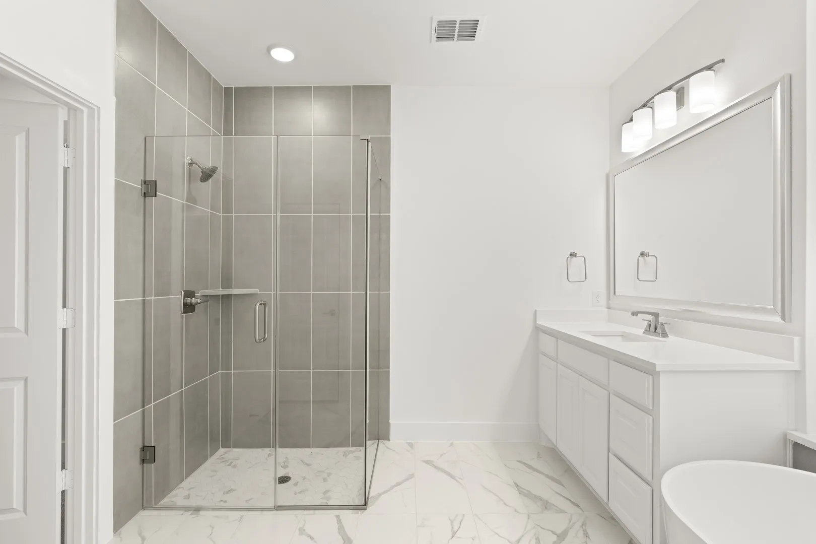 19. 8504 Cross Timber - Bath (2)