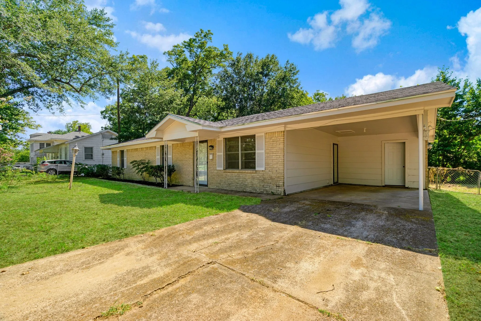 Single Family Residence For Sale in Lamar County , 351 NE 6th, Paris, Texas 75460, 4 Bedrooms, 2 Bathrooms, Garage spaces, 1,480 Sqft, built in 0, Price $169,000, mls#21342931, Real Estate Agent in Paris, Homes For Sale in Lamar county, Homes For Sale in Paris, Realtor in Paris Texas, Real Estate Brokerage Independent Realty Texas, Luminita Cordes Realtor