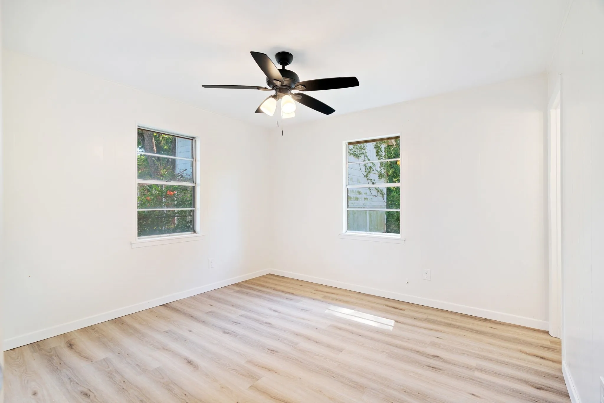 Single Family Residence For Sale in Lamar County , 351 NE 6th, Paris, Texas 75460, 4 Bedrooms, 2 Bathrooms, Garage spaces, 1,480 Sqft, built in 0, Price $169,000, mls#21342931, Real Estate Agent in Paris, Homes For Sale in Lamar county, Homes For Sale in Paris, Realtor in Paris Texas, Real Estate Brokerage Independent Realty Texas, Luminita Cordes Realtor