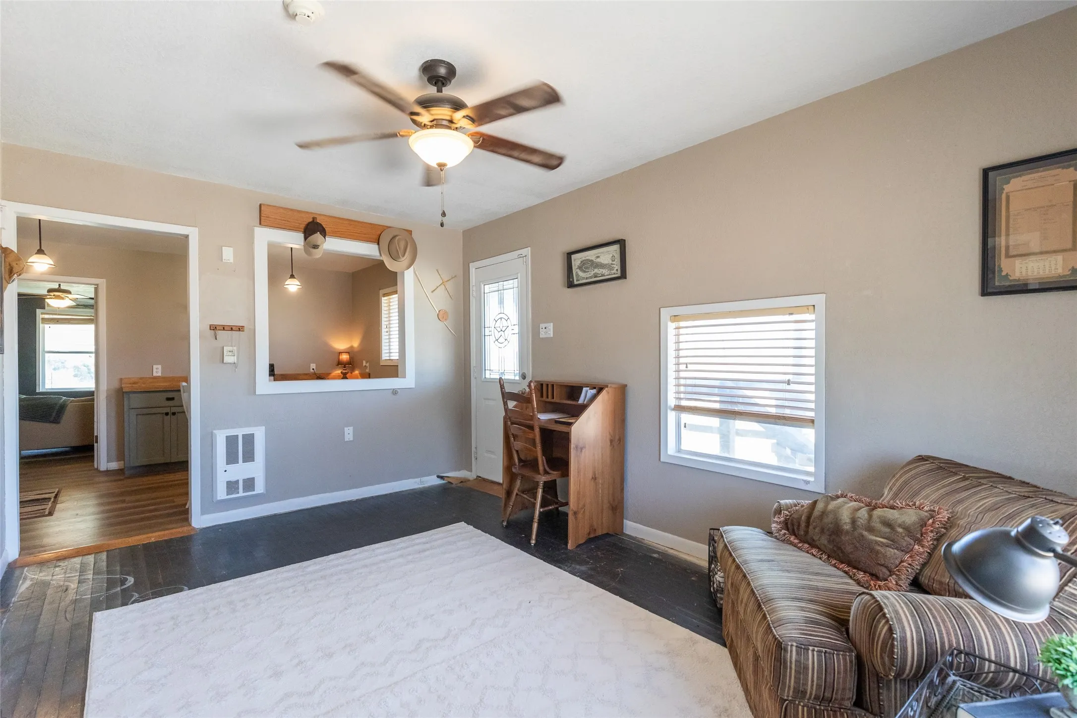 Single Family Residence For Sale in Taylor County , 901 Iberis Road S, Abilene, Texas 79606, 2 Bedroom, 1 Bathroom, 1 Garage spaces, 1,232 Sqft, built in 1945, mls#21340267, Real Estate Agent in Abilene, Homes For Sale in Taylor county, Homes For Sale in Abilene, Realtor in Abilene Texas, Real Estate Brokerage Independent Realty Texas, Luminita Cordes Realtor