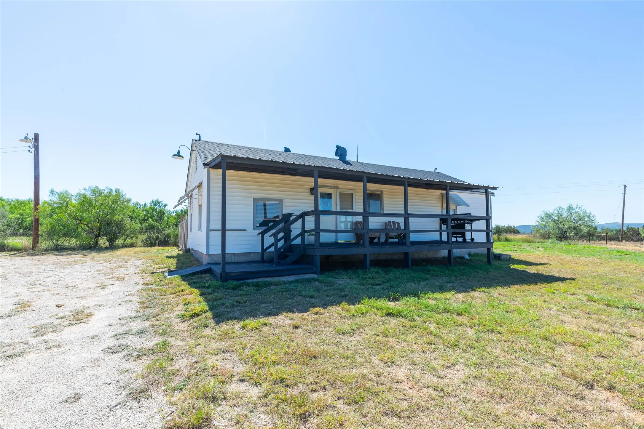 Single Family Residence For Sale in Taylor County , 901 Iberis Road S, Abilene, Texas 79606, 2 Bedroom, 1 Bathroom, 1 Garage spaces, 1,232 Sqft, built in 1945, mls#21340267, Real Estate Agent in Abilene, Homes For Sale in Taylor county, Homes For Sale in Abilene, Realtor in Abilene Texas, Real Estate Brokerage Independent Realty Texas, Luminita Cordes Realtor