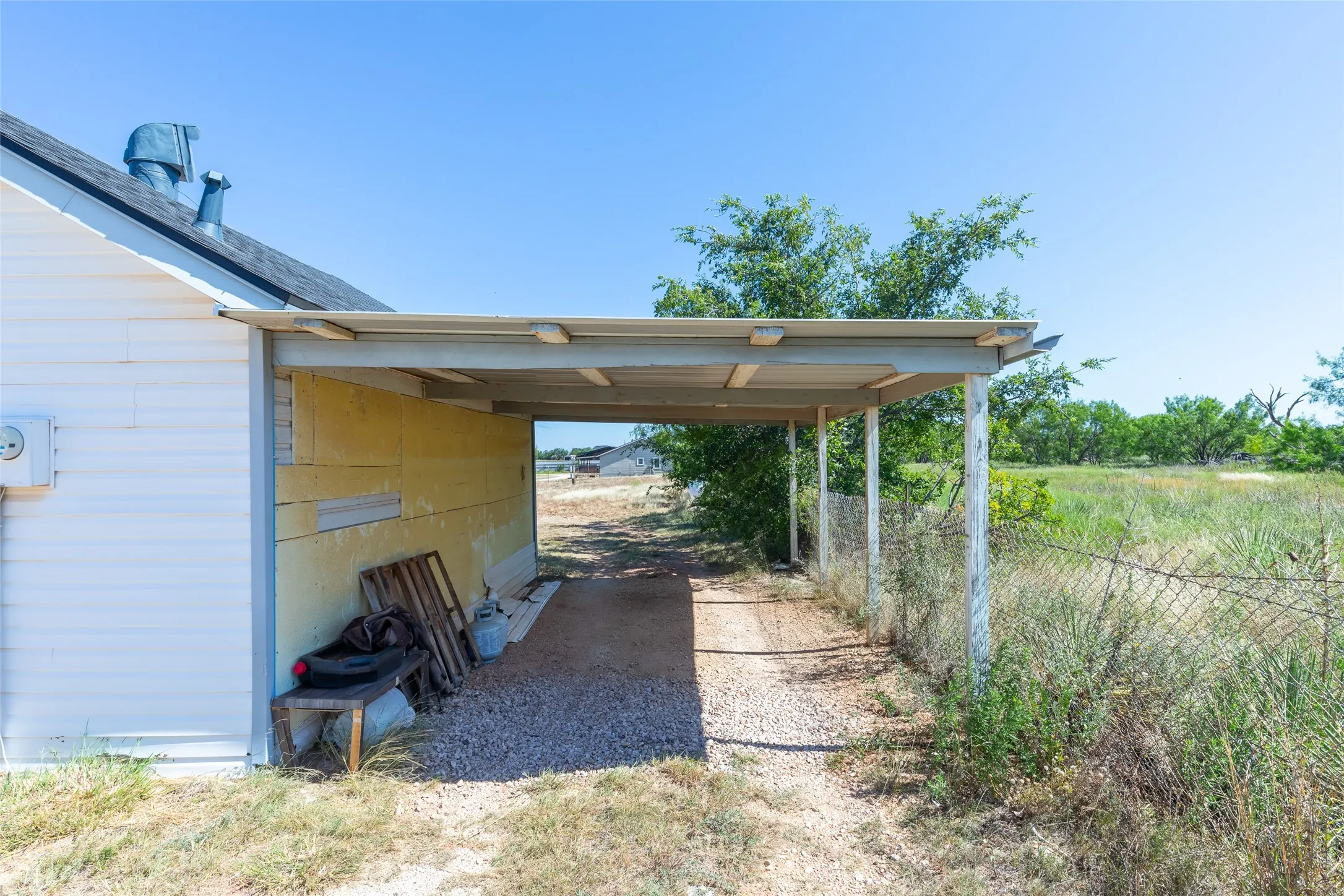 Single Family Residence For Sale in Taylor County , 901 Iberis Road S, Abilene, Texas 79606, 2 Bedroom, 1 Bathroom, 1 Garage spaces, 1,232 Sqft, built in 1945, mls#21340267, Real Estate Agent in Abilene, Homes For Sale in Taylor county, Homes For Sale in Abilene, Realtor in Abilene Texas, Real Estate Brokerage Independent Realty Texas, Luminita Cordes Realtor