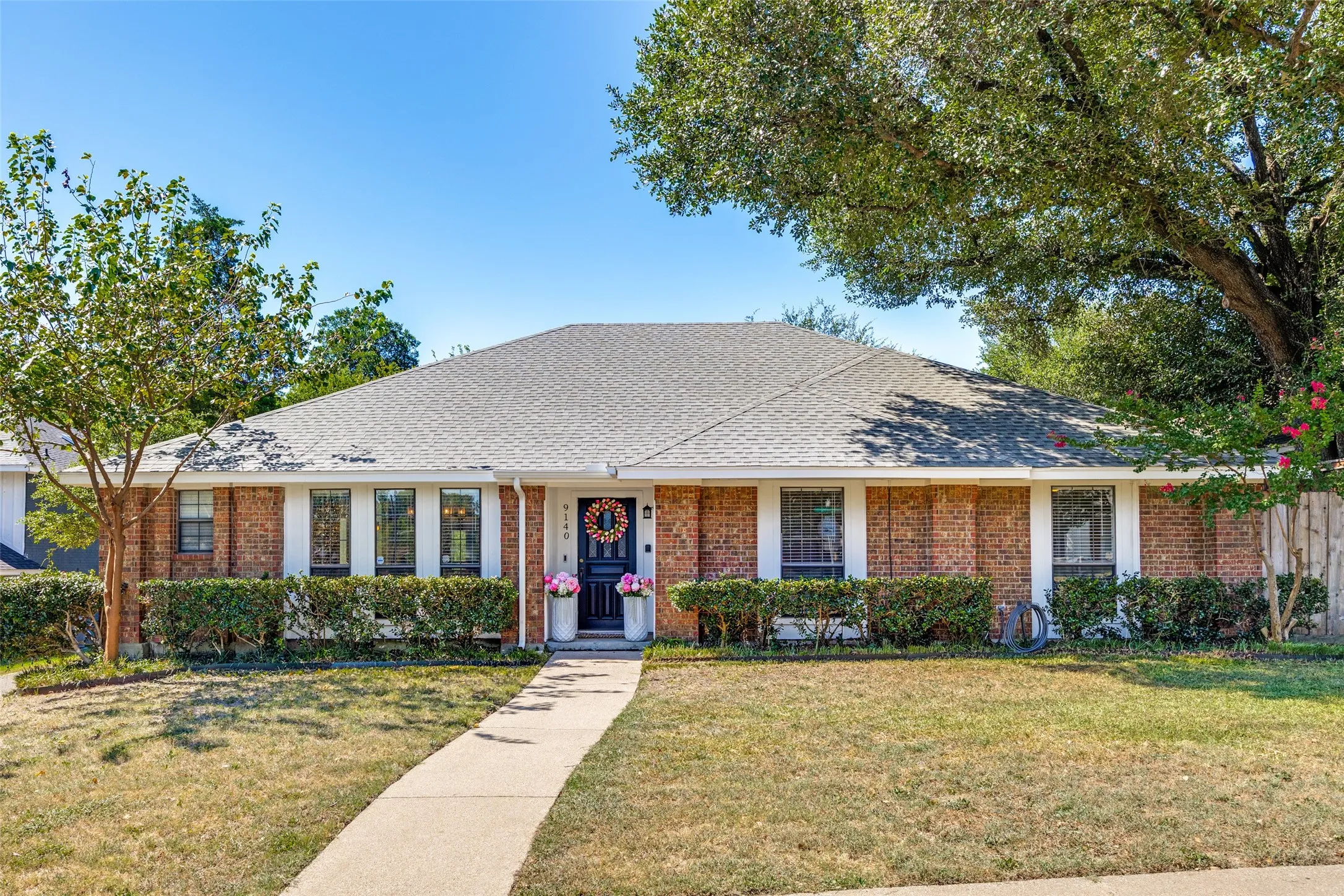 Single Family Residence For Sale in Dallas County , 9140 Sweetwater Drive, Dallas, Texas 75228, 3 Bedroom, 2 Bathroom, 2 Garage spaces, 2,058 Sqft, built in 1983, mls#21343196, Real Estate Agent in Dallas, Homes For Sale in Dallas county, Homes For Sale in Dallas, Realtor in Dallas Texas, Real Estate Brokerage Independent Realty Texas, Luminita Cordes Realtor