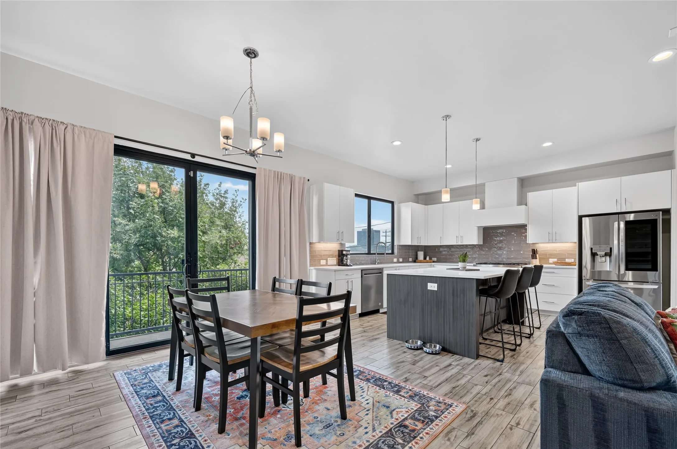Townhouse For Rent in Dallas County , 410 Melba Street 4, Dallas, Texas 75208, 3 Bedrooms, 3 Bathrooms, 2 Garage spaces, 2,158 Sqft, built in 2018, Price $5,000, mls#21343714, Real Estate Agent in Dallas, Homes For Rent in Dallas county, Homes For Rent in Dallas, Realtor in Dallas Texas, Real Estate Brokerage Independent Realty Texas, Luminita Cordes Realtor
