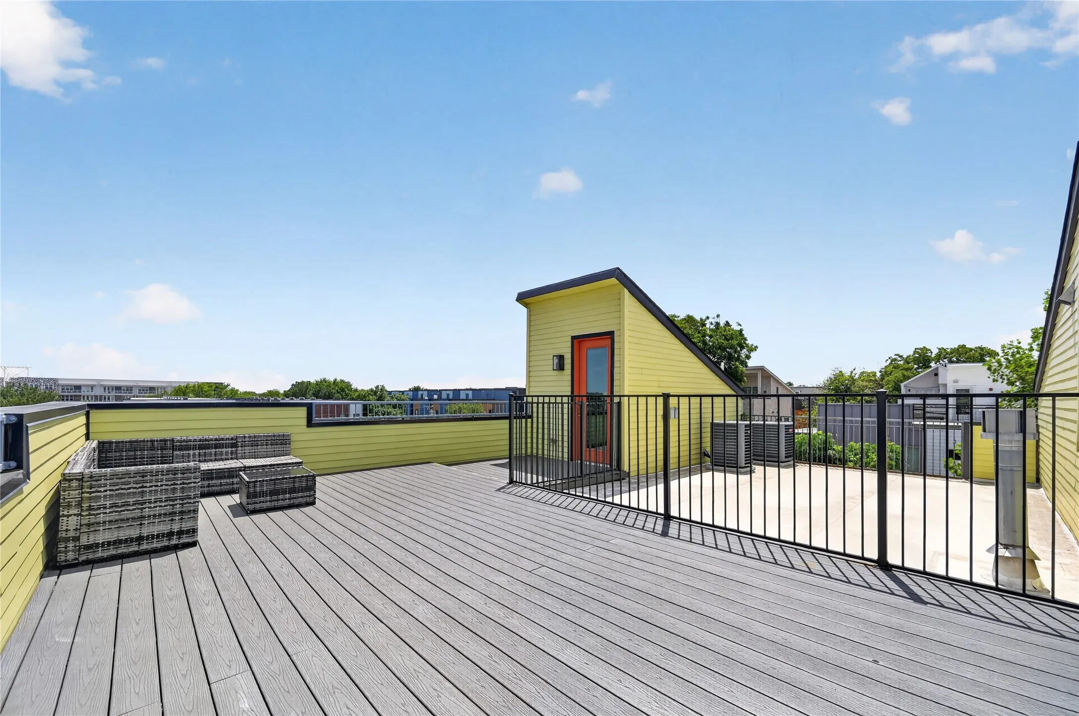 Townhouse For Rent in Dallas County , 410 Melba Street 4, Dallas, Texas 75208, 3 Bedrooms, 3 Bathrooms, 2 Garage spaces, 2,158 Sqft, built in 2018, Price $5,000, mls#21343714, Real Estate Agent in Dallas, Homes For Rent in Dallas county, Homes For Rent in Dallas, Realtor in Dallas Texas, Real Estate Brokerage Independent Realty Texas, Luminita Cordes Realtor