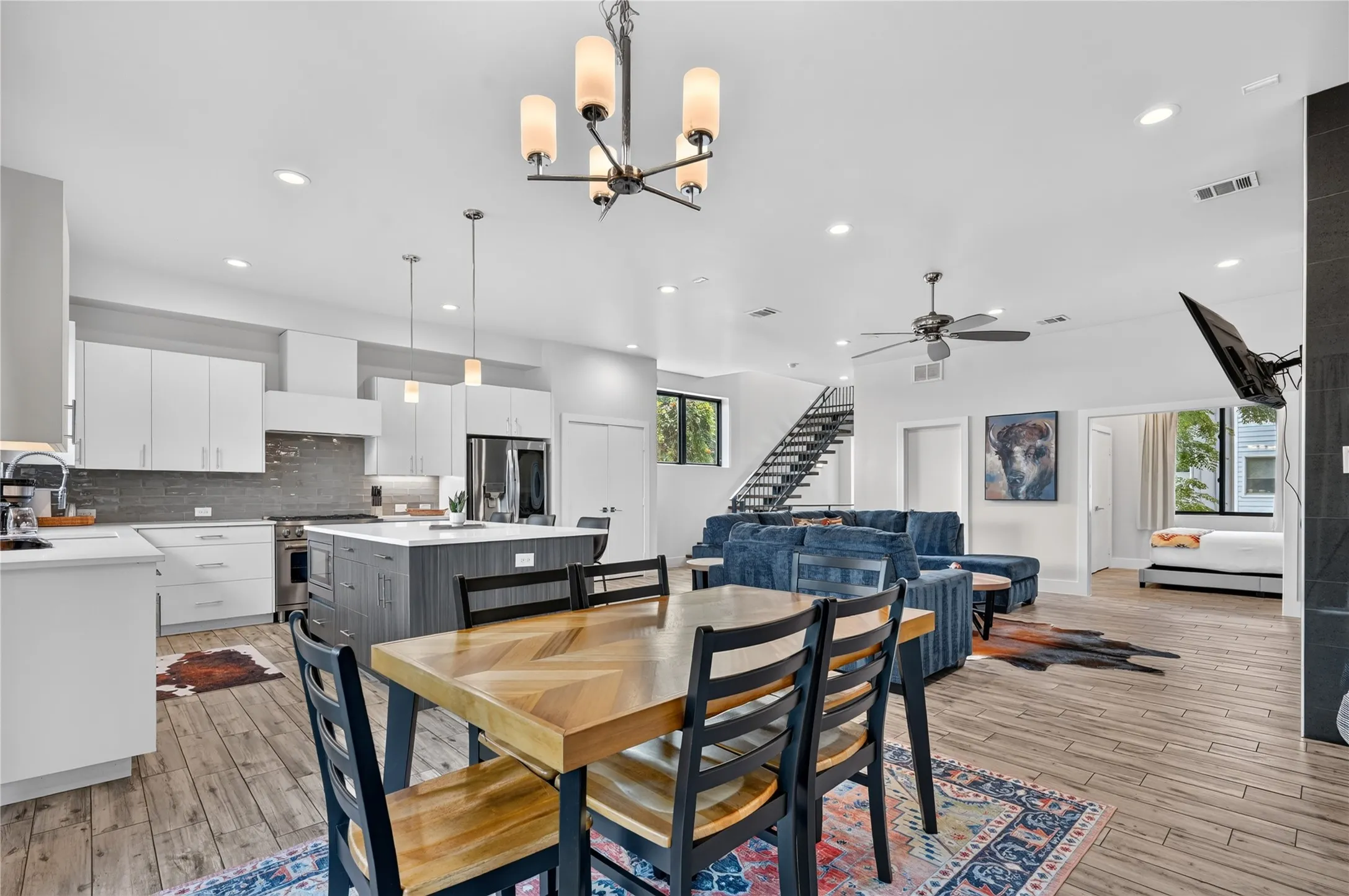 Townhouse For Rent in Dallas County , 410 Melba Street 4, Dallas, Texas 75208, 3 Bedrooms, 3 Bathrooms, 2 Garage spaces, 2,158 Sqft, built in 2018, Price $5,000, mls#21343714, Real Estate Agent in Dallas, Homes For Rent in Dallas county, Homes For Rent in Dallas, Realtor in Dallas Texas, Real Estate Brokerage Independent Realty Texas, Luminita Cordes Realtor