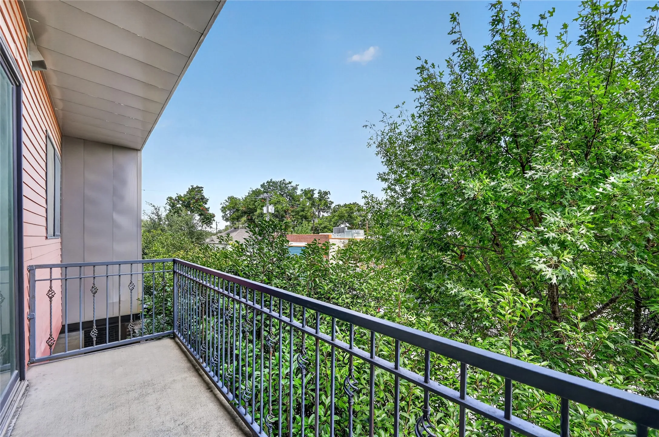Townhouse For Rent in Dallas County , 410 Melba Street 4, Dallas, Texas 75208, 3 Bedrooms, 3 Bathrooms, 2 Garage spaces, 2,158 Sqft, built in 2018, Price $5,000, mls#21343714, Real Estate Agent in Dallas, Homes For Rent in Dallas county, Homes For Rent in Dallas, Realtor in Dallas Texas, Real Estate Brokerage Independent Realty Texas, Luminita Cordes Realtor