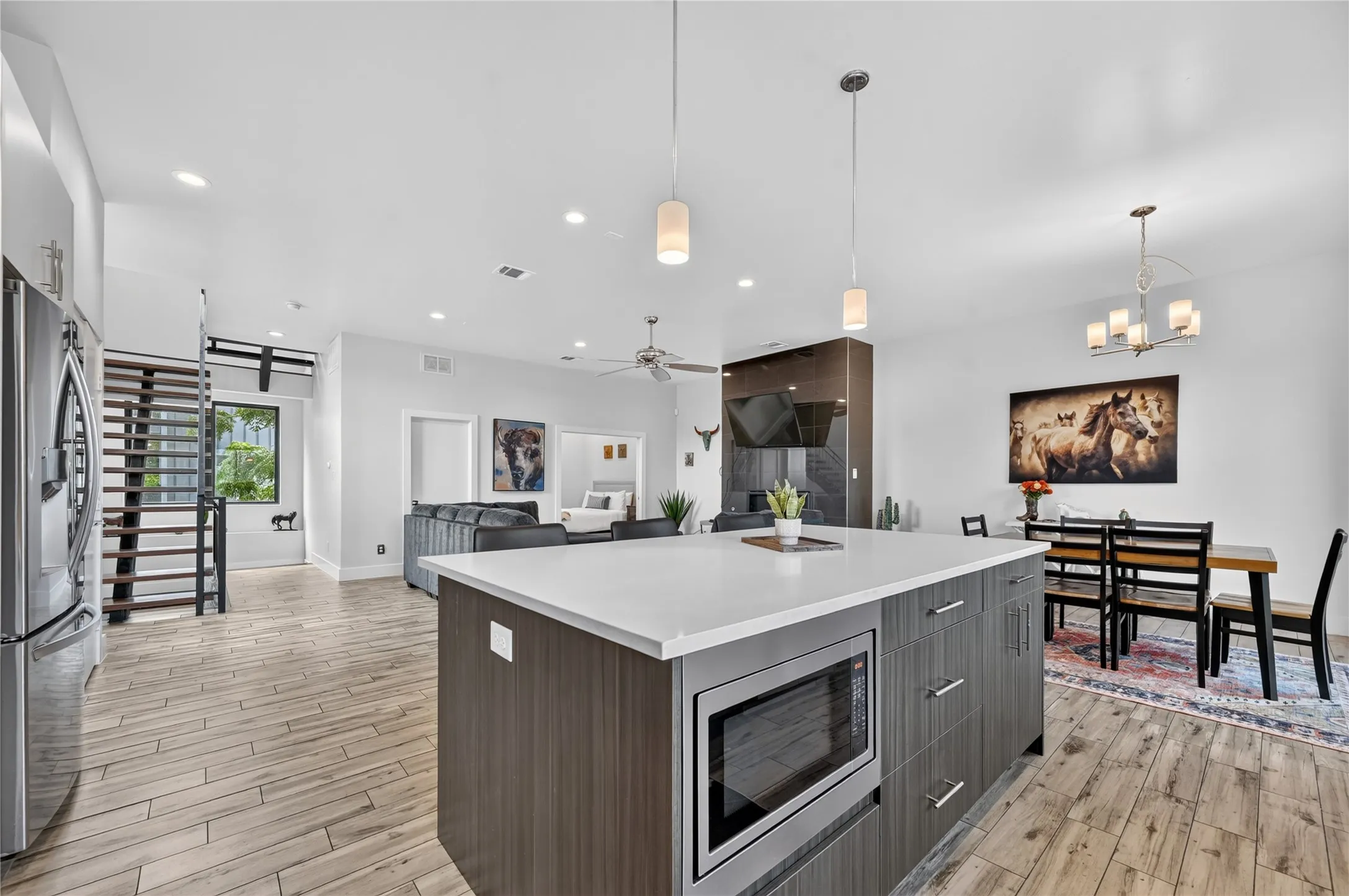 Townhouse For Rent in Dallas County , 410 Melba Street 4, Dallas, Texas 75208, 3 Bedrooms, 3 Bathrooms, 2 Garage spaces, 2,158 Sqft, built in 2018, Price $5,000, mls#21343714, Real Estate Agent in Dallas, Homes For Rent in Dallas county, Homes For Rent in Dallas, Realtor in Dallas Texas, Real Estate Brokerage Independent Realty Texas, Luminita Cordes Realtor