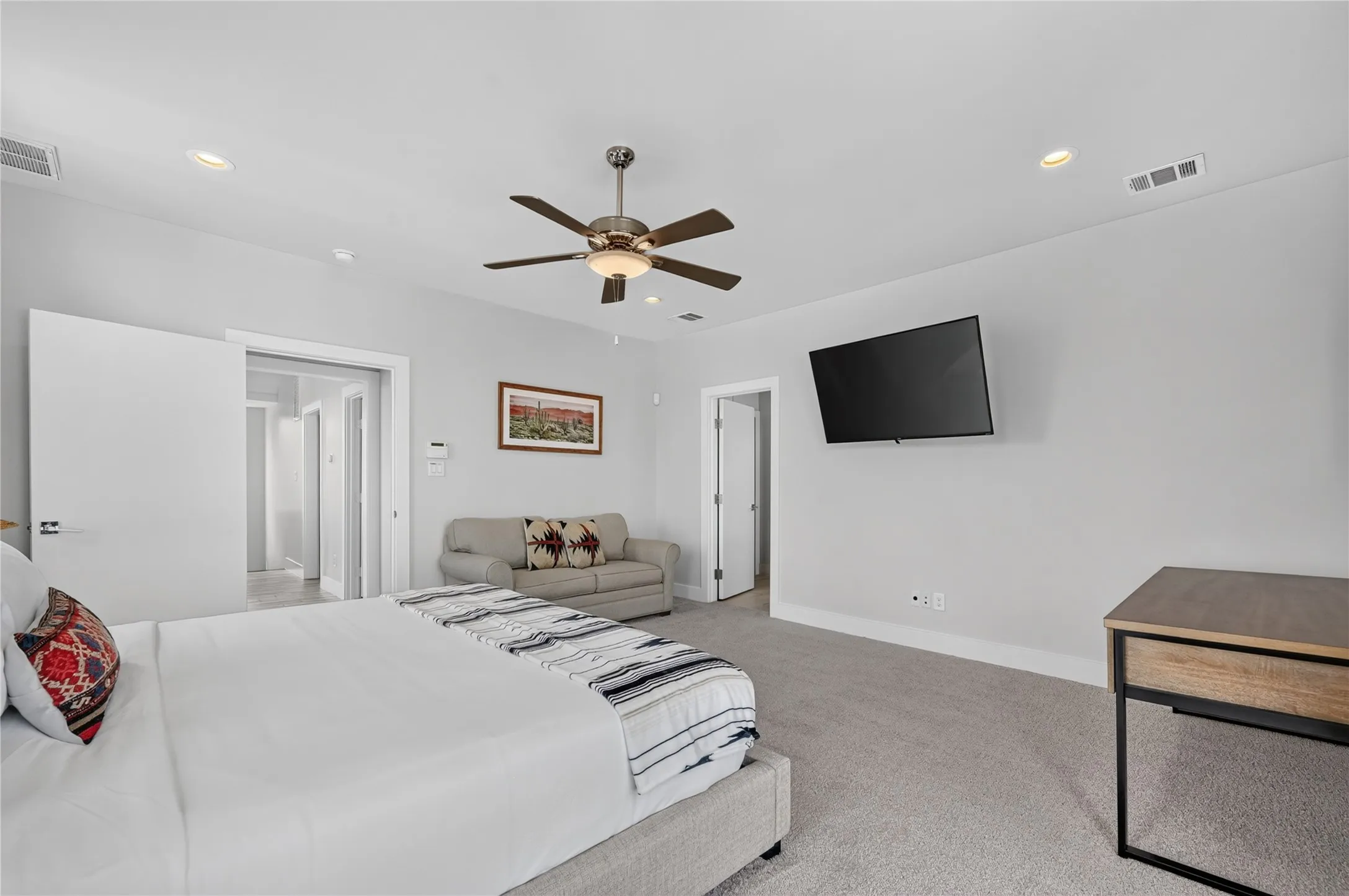 Townhouse For Rent in Dallas County , 410 Melba Street 4, Dallas, Texas 75208, 3 Bedrooms, 3 Bathrooms, 2 Garage spaces, 2,158 Sqft, built in 2018, Price $5,000, mls#21343714, Real Estate Agent in Dallas, Homes For Rent in Dallas county, Homes For Rent in Dallas, Realtor in Dallas Texas, Real Estate Brokerage Independent Realty Texas, Luminita Cordes Realtor
