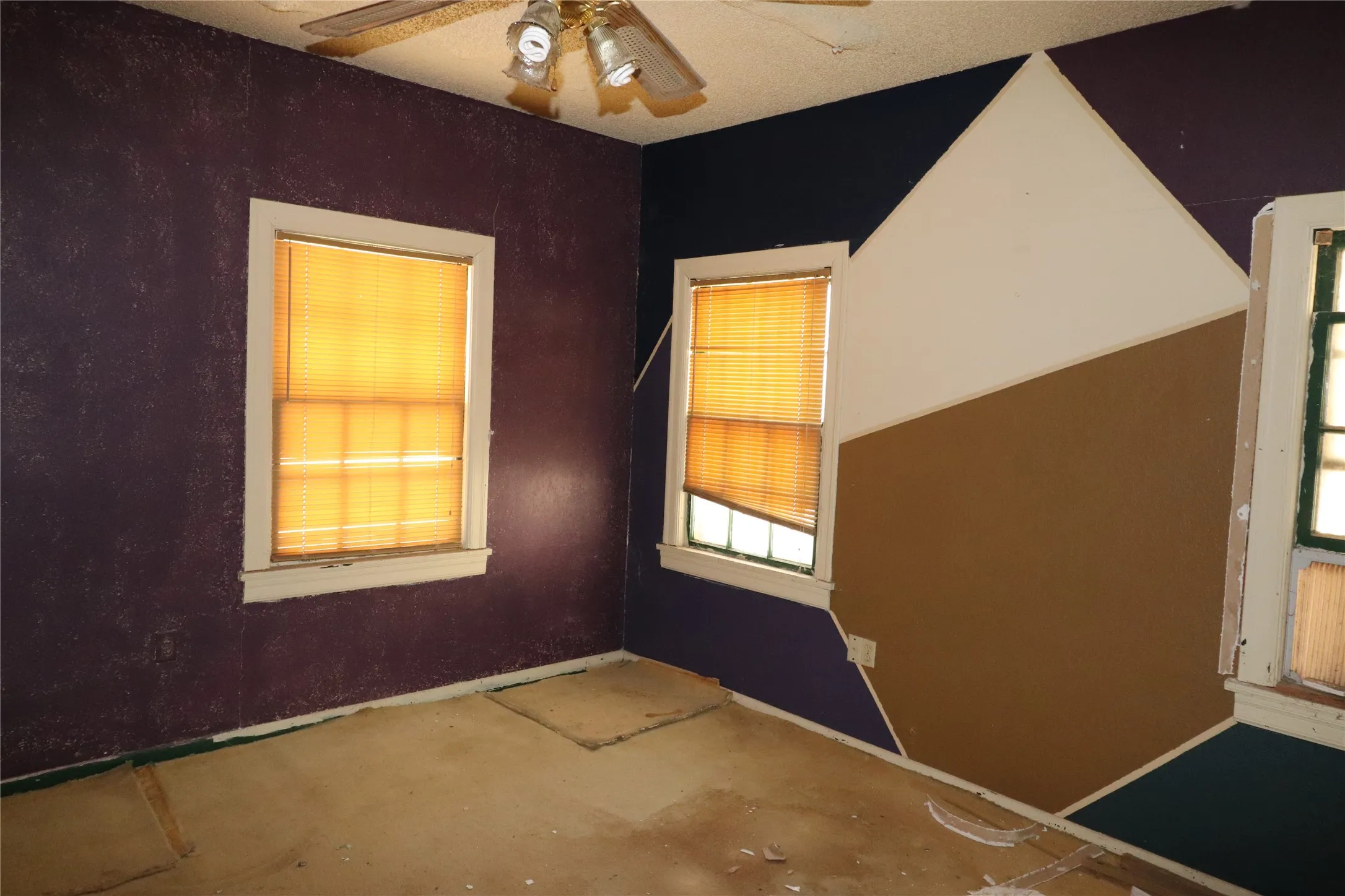 Single Family Residence For Sale in Jones County , 1402 Avenue K, Anson, Texas 79501, 3 Bedroom, 1 Bathroom, Garage spaces, 1,675 Sqft, built in 1940, mls#21342766, Real Estate Agent in Anson, Homes For Sale in Jones county, Homes For Sale in Anson, Realtor in Anson Texas, Real Estate Brokerage Independent Realty Texas, Luminita Cordes Realtor
