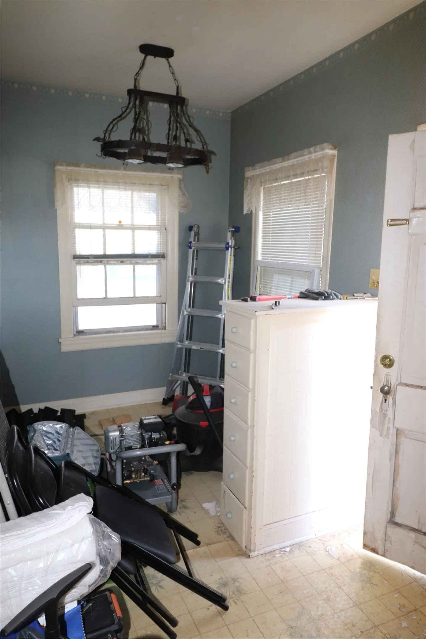 Single Family Residence For Sale in Jones County , 1402 Avenue K, Anson, Texas 79501, 3 Bedroom, 1 Bathroom, Garage spaces, 1,675 Sqft, built in 1940, mls#21342766, Real Estate Agent in Anson, Homes For Sale in Jones county, Homes For Sale in Anson, Realtor in Anson Texas, Real Estate Brokerage Independent Realty Texas, Luminita Cordes Realtor