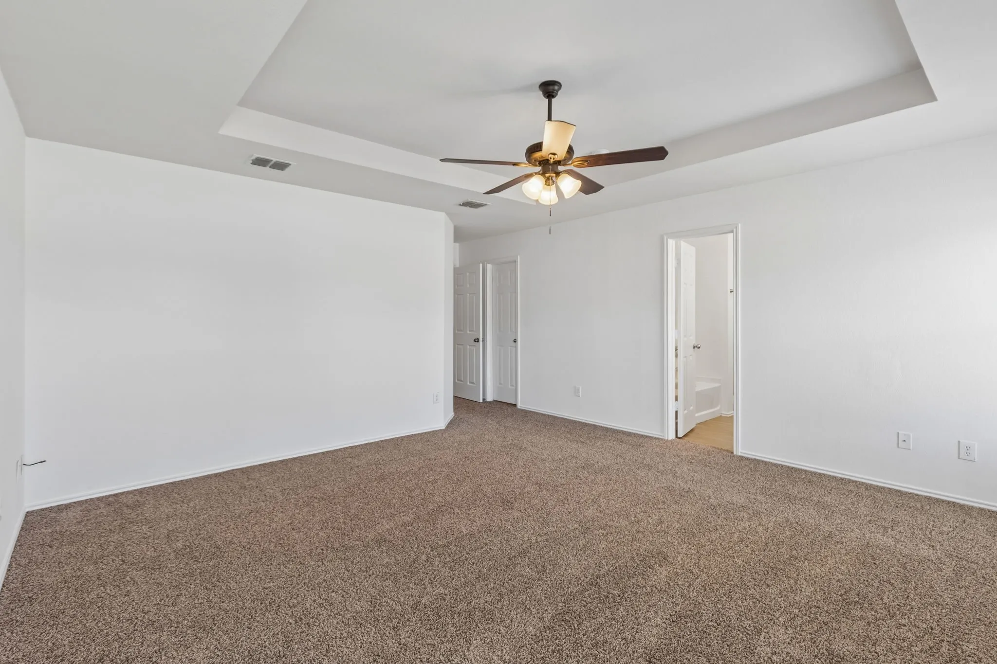 Single Family Residence For Sale in Johnson County , 1336 Connie Street, Burleson, Texas 76028, 3 Bedroom, 2 Bathroom, 2 Garage spaces, 1,860 Sqft, built in 2006, mls#21335202, Real Estate Agent in Burleson, Homes For Sale in Johnson county, Homes For Sale in Burleson, Realtor in Burleson Texas, Real Estate Brokerage Independent Realty Texas, Luminita Cordes Realtor