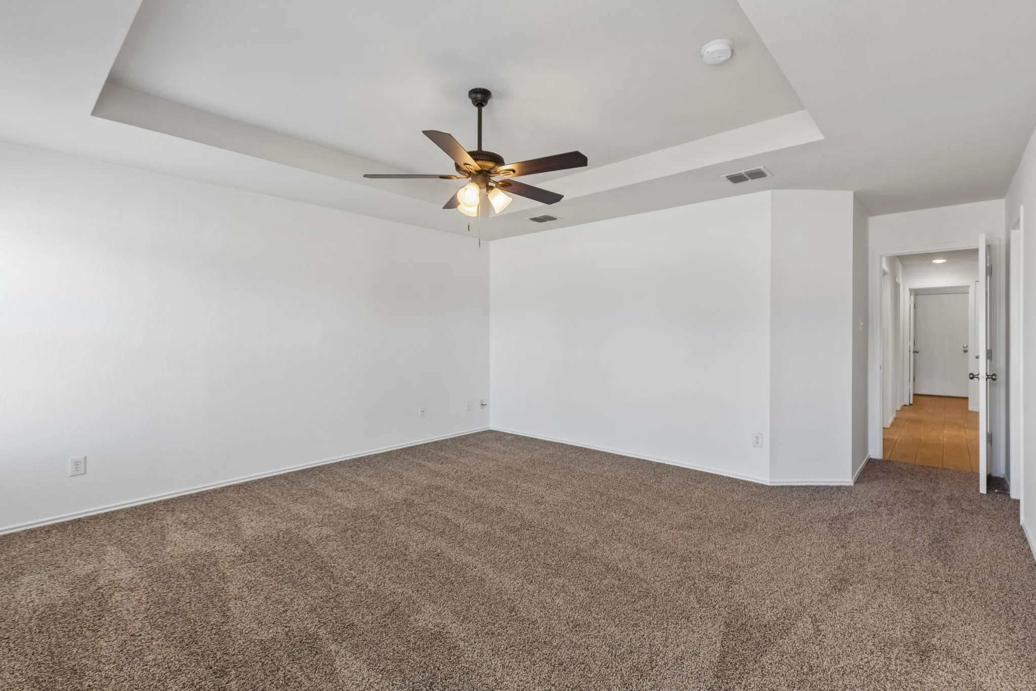 Single Family Residence For Sale in Johnson County , 1336 Connie Street, Burleson, Texas 76028, 3 Bedroom, 2 Bathroom, 2 Garage spaces, 1,860 Sqft, built in 2006, mls#21335202, Real Estate Agent in Burleson, Homes For Sale in Johnson county, Homes For Sale in Burleson, Realtor in Burleson Texas, Real Estate Brokerage Independent Realty Texas, Luminita Cordes Realtor