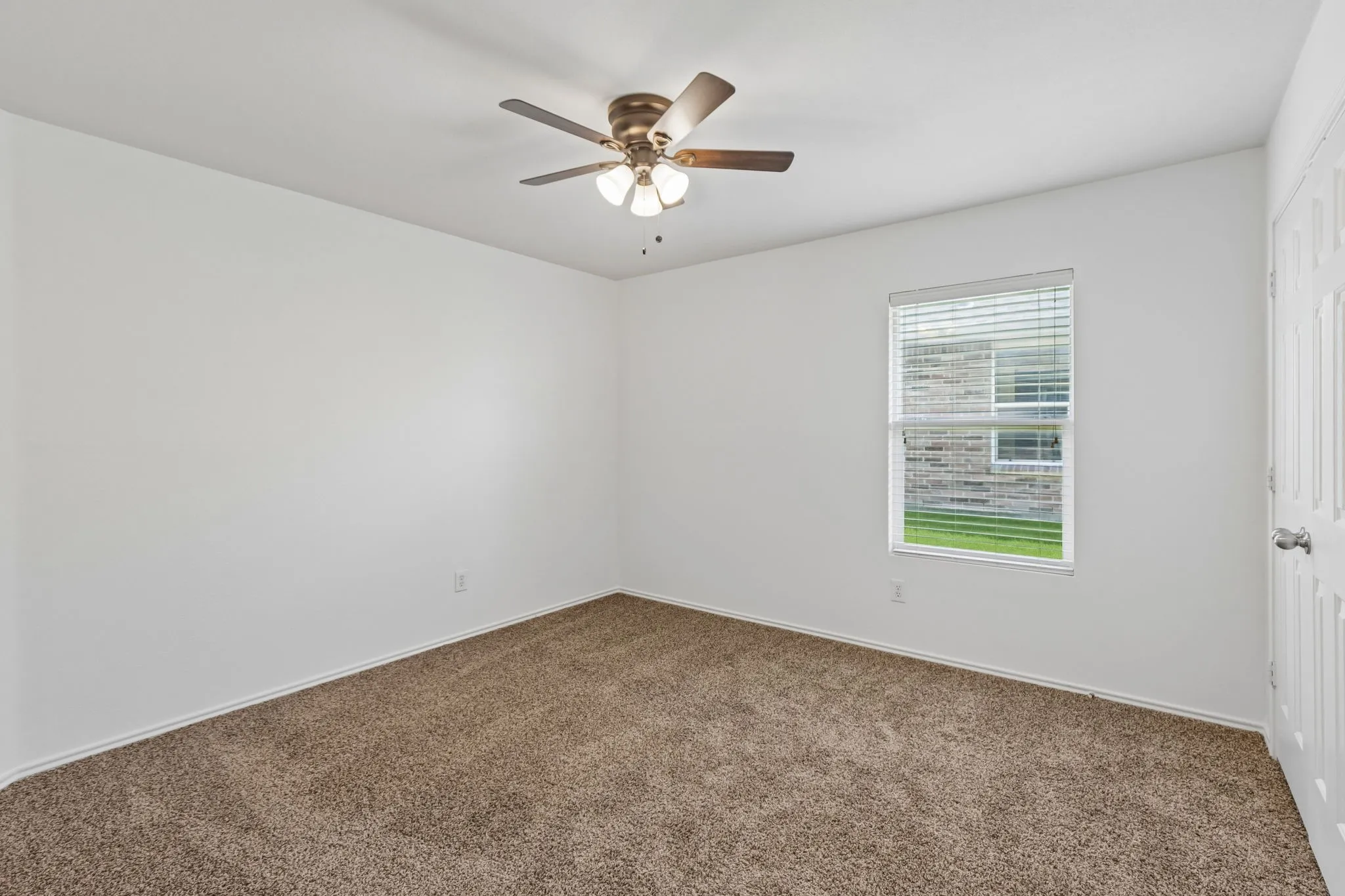 Single Family Residence For Sale in Johnson County , 1336 Connie Street, Burleson, Texas 76028, 3 Bedroom, 2 Bathroom, 2 Garage spaces, 1,860 Sqft, built in 2006, mls#21335202, Real Estate Agent in Burleson, Homes For Sale in Johnson county, Homes For Sale in Burleson, Realtor in Burleson Texas, Real Estate Brokerage Independent Realty Texas, Luminita Cordes Realtor