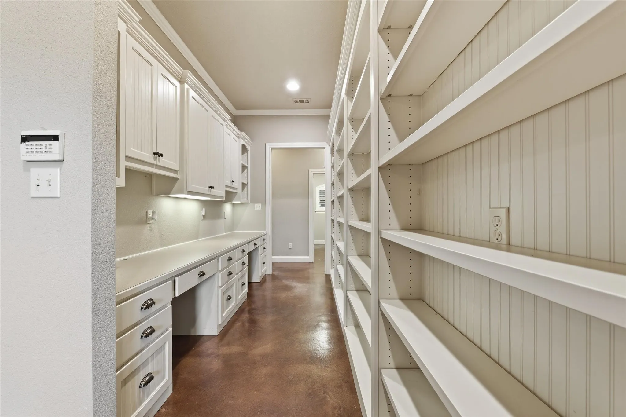 Single Family Residence For Sale in Mc Lennan County , 504 Casa Del Rancho Road, Lorena, Texas 76655, 4 Bedroom, 4 Bathroom, 3 Garage spaces, 3,714 Sqft, built in 2009, mls#21343277, Real Estate Agent in Lorena, Homes For Sale in Mc Lennan county, Homes For Sale in Lorena, Realtor in Lorena Texas, Real Estate Brokerage Independent Realty Texas, Luminita Cordes Realtor