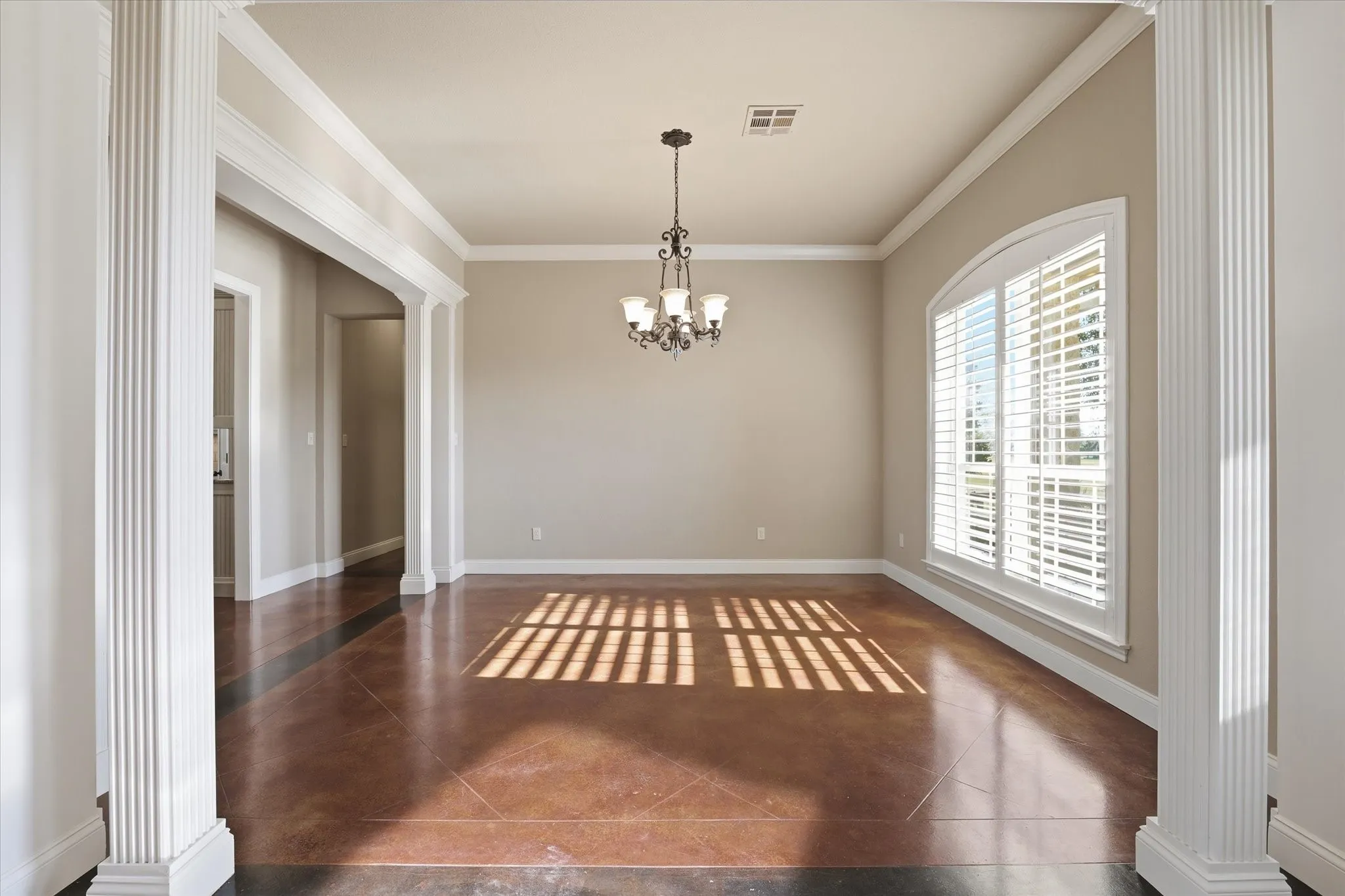 Single Family Residence For Sale in Mc Lennan County , 504 Casa Del Rancho Road, Lorena, Texas 76655, 4 Bedroom, 4 Bathroom, 3 Garage spaces, 3,714 Sqft, built in 2009, mls#21343277, Real Estate Agent in Lorena, Homes For Sale in Mc Lennan county, Homes For Sale in Lorena, Realtor in Lorena Texas, Real Estate Brokerage Independent Realty Texas, Luminita Cordes Realtor