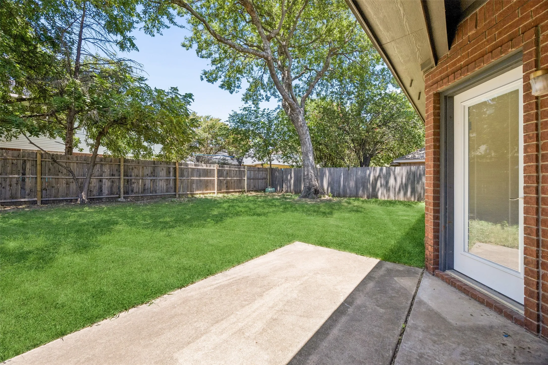 Single Family Residence For Sale in Tarrant County , 6717 Wooddale Drive, Watauga, Texas 76148, 3 Bedroom, 2 Bathroom, 2 Garage spaces, 1,817 Sqft, built in 1992, mls#21301999, Real Estate Agent in Watauga, Homes For Sale in Tarrant county, Homes For Sale in Watauga, Realtor in Watauga Texas, Real Estate Brokerage Independent Realty Texas, Luminita Cordes Realtor