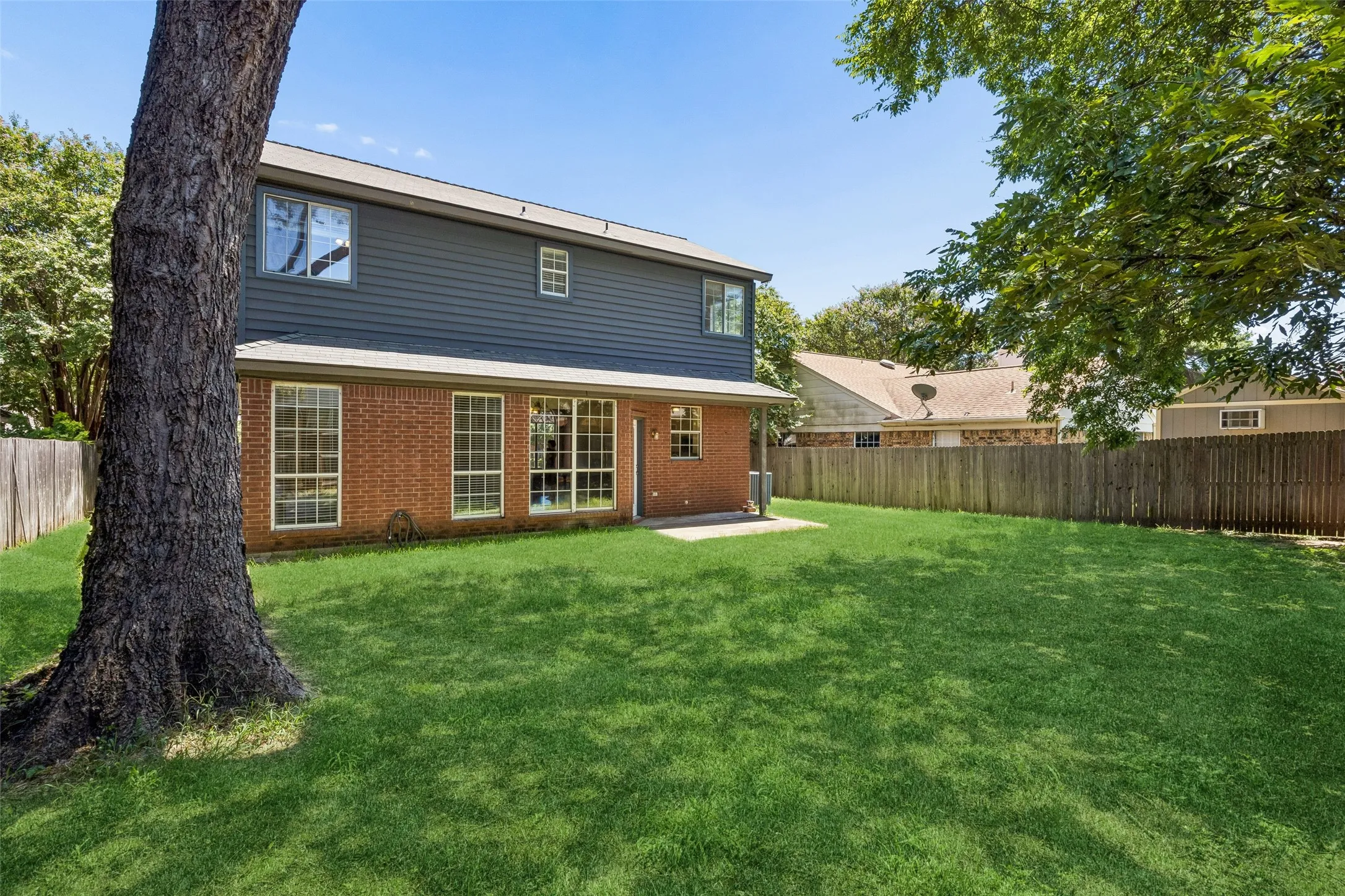 Single Family Residence For Sale in Tarrant County , 6717 Wooddale Drive, Watauga, Texas 76148, 3 Bedroom, 2 Bathroom, 2 Garage spaces, 1,817 Sqft, built in 1992, mls#21301999, Real Estate Agent in Watauga, Homes For Sale in Tarrant county, Homes For Sale in Watauga, Realtor in Watauga Texas, Real Estate Brokerage Independent Realty Texas, Luminita Cordes Realtor