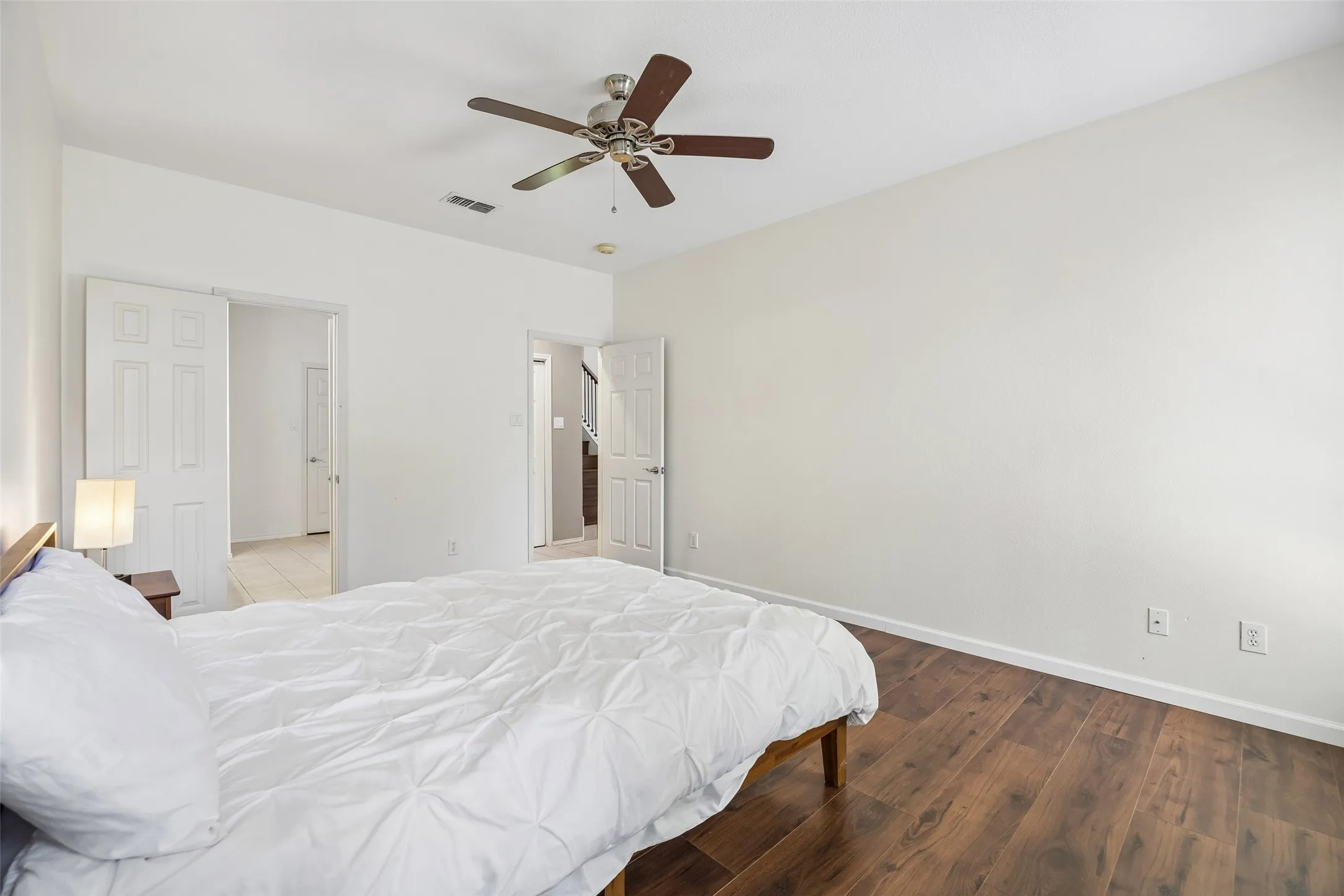Single Family Residence For Sale in Tarrant County , 6717 Wooddale Drive, Watauga, Texas 76148, 3 Bedroom, 2 Bathroom, 2 Garage spaces, 1,817 Sqft, built in 1992, mls#21301999, Real Estate Agent in Watauga, Homes For Sale in Tarrant county, Homes For Sale in Watauga, Realtor in Watauga Texas, Real Estate Brokerage Independent Realty Texas, Luminita Cordes Realtor