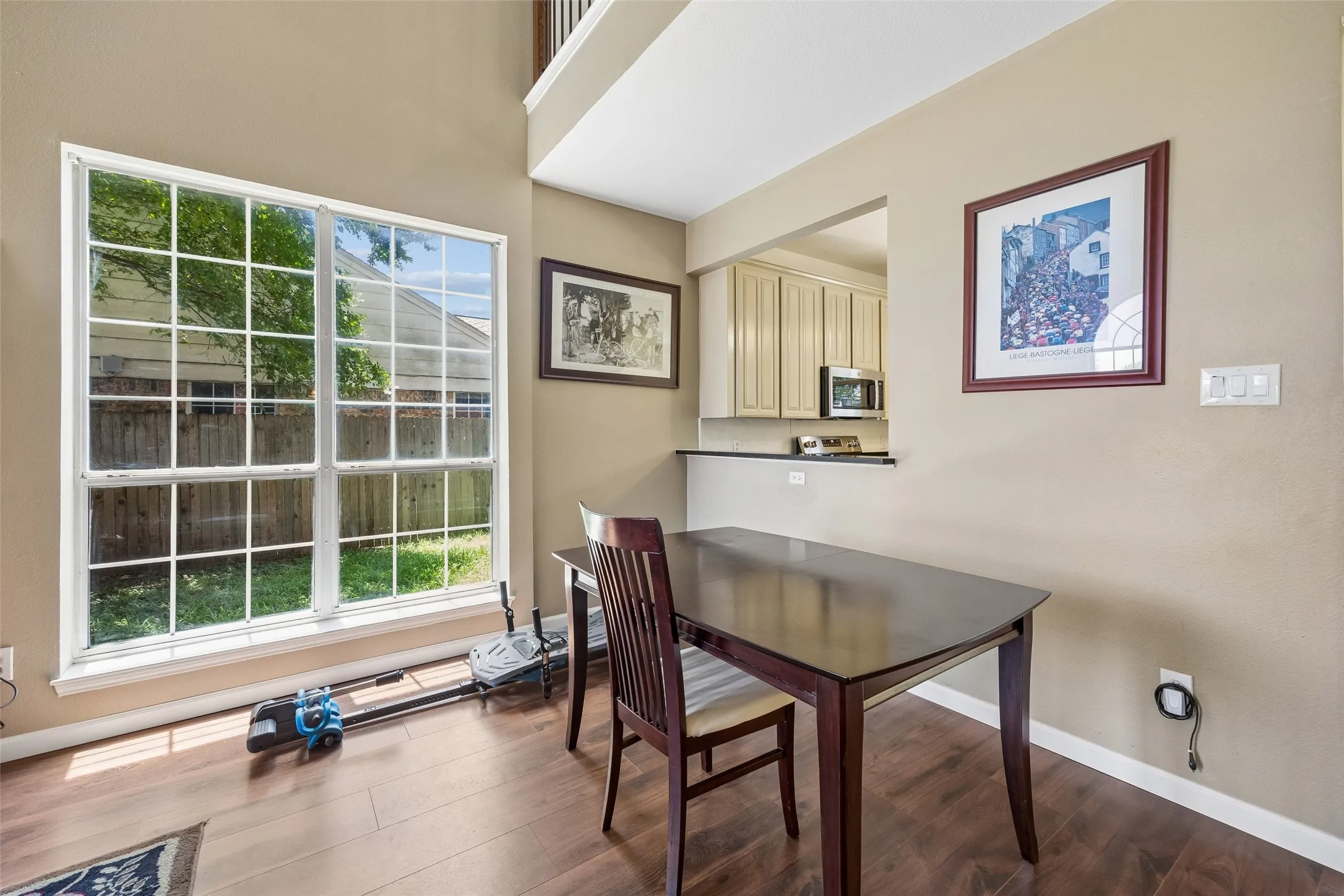Single Family Residence For Sale in Tarrant County , 6717 Wooddale Drive, Watauga, Texas 76148, 3 Bedroom, 2 Bathroom, 2 Garage spaces, 1,817 Sqft, built in 1992, mls#21301999, Real Estate Agent in Watauga, Homes For Sale in Tarrant county, Homes For Sale in Watauga, Realtor in Watauga Texas, Real Estate Brokerage Independent Realty Texas, Luminita Cordes Realtor