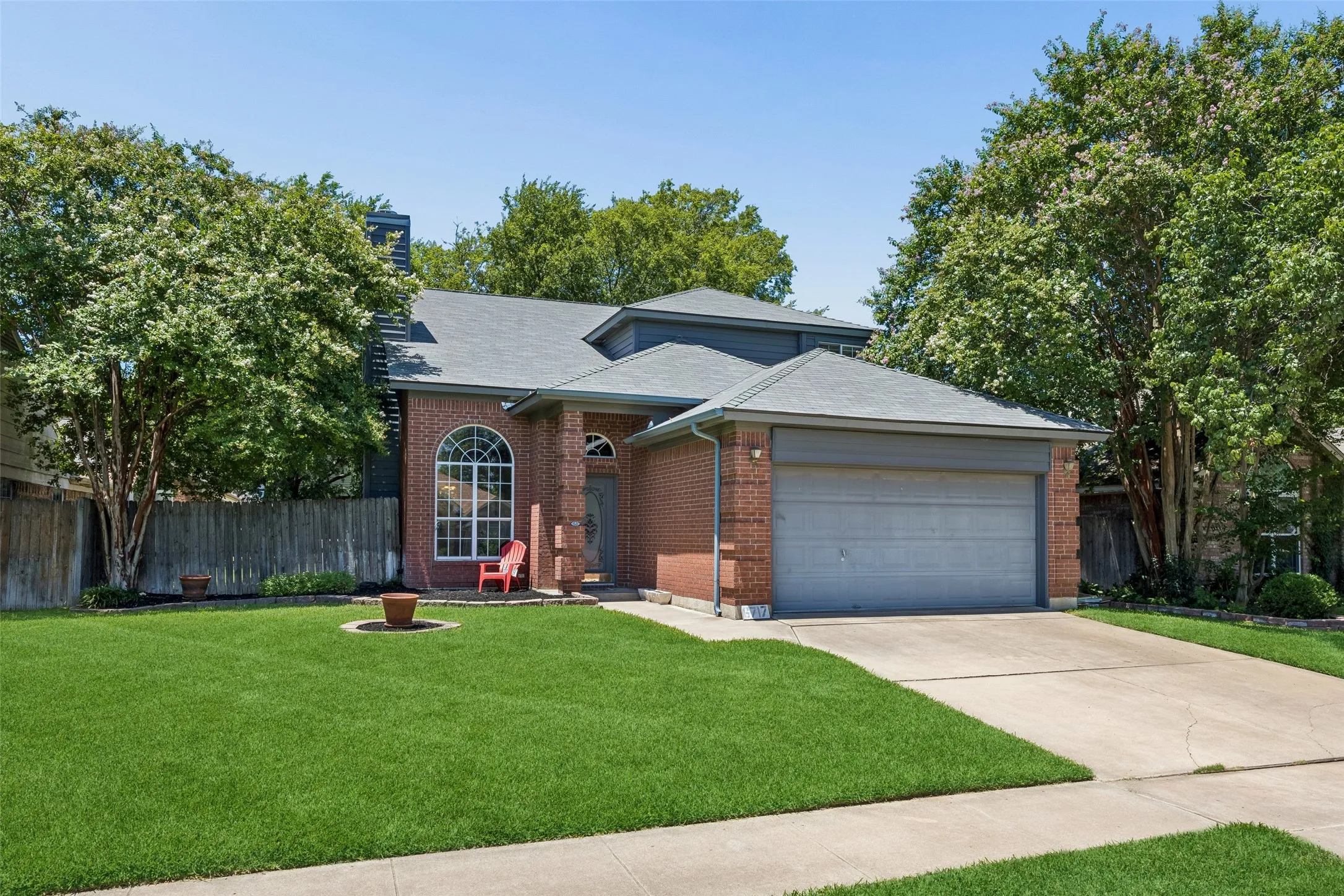Single Family Residence For Sale in Tarrant County , 6717 Wooddale Drive, Watauga, Texas 76148, 3 Bedroom, 2 Bathroom, 2 Garage spaces, 1,817 Sqft, built in 1992, mls#21301999, Real Estate Agent in Watauga, Homes For Sale in Tarrant county, Homes For Sale in Watauga, Realtor in Watauga Texas, Real Estate Brokerage Independent Realty Texas, Luminita Cordes Realtor