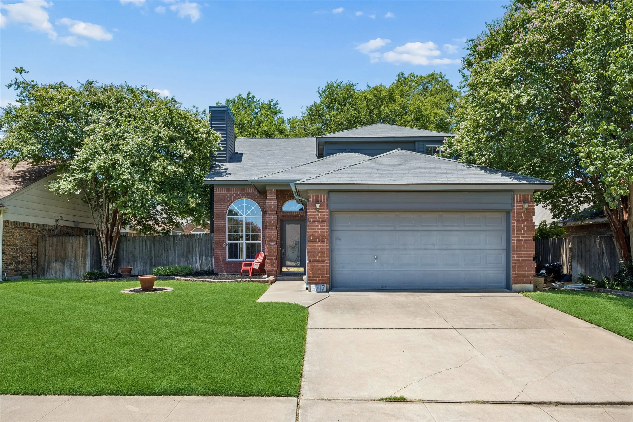 Single Family Residence For Sale in Tarrant County , 6717 Wooddale Drive, Watauga, Texas 76148, 3 Bedroom, 2 Bathroom, 2 Garage spaces, 1,817 Sqft, built in 1992, mls#21301999, Real Estate Agent in Watauga, Homes For Sale in Tarrant county, Homes For Sale in Watauga, Realtor in Watauga Texas, Real Estate Brokerage Independent Realty Texas, Luminita Cordes Realtor