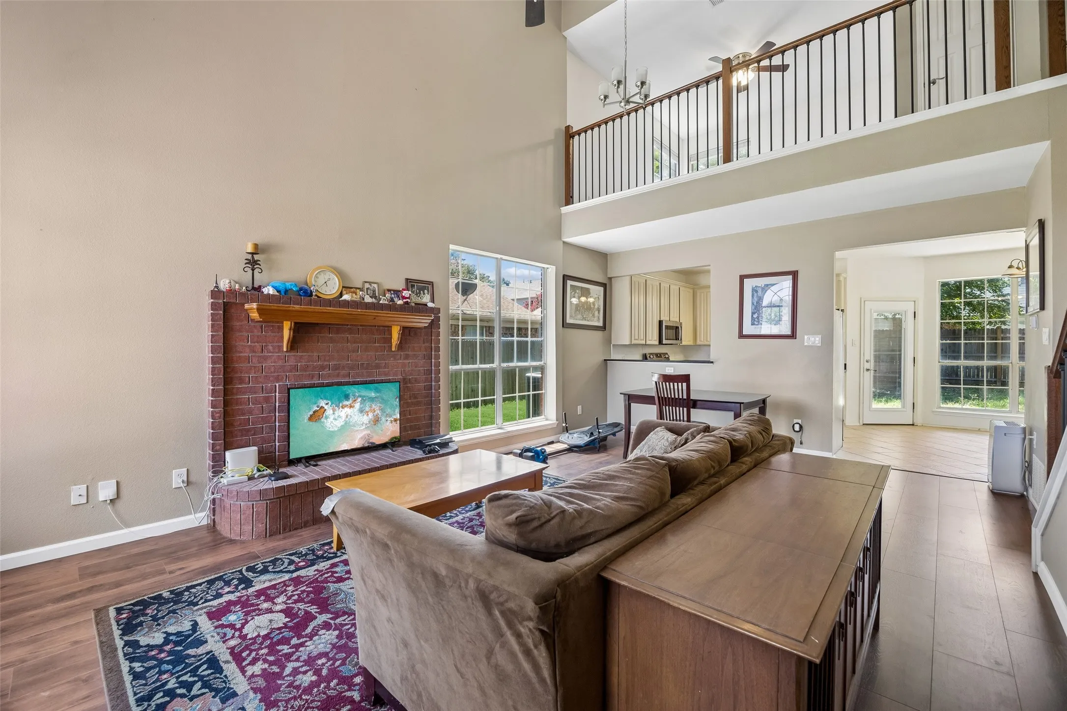 Single Family Residence For Sale in Tarrant County , 6717 Wooddale Drive, Watauga, Texas 76148, 3 Bedroom, 2 Bathroom, 2 Garage spaces, 1,817 Sqft, built in 1992, mls#21301999, Real Estate Agent in Watauga, Homes For Sale in Tarrant county, Homes For Sale in Watauga, Realtor in Watauga Texas, Real Estate Brokerage Independent Realty Texas, Luminita Cordes Realtor