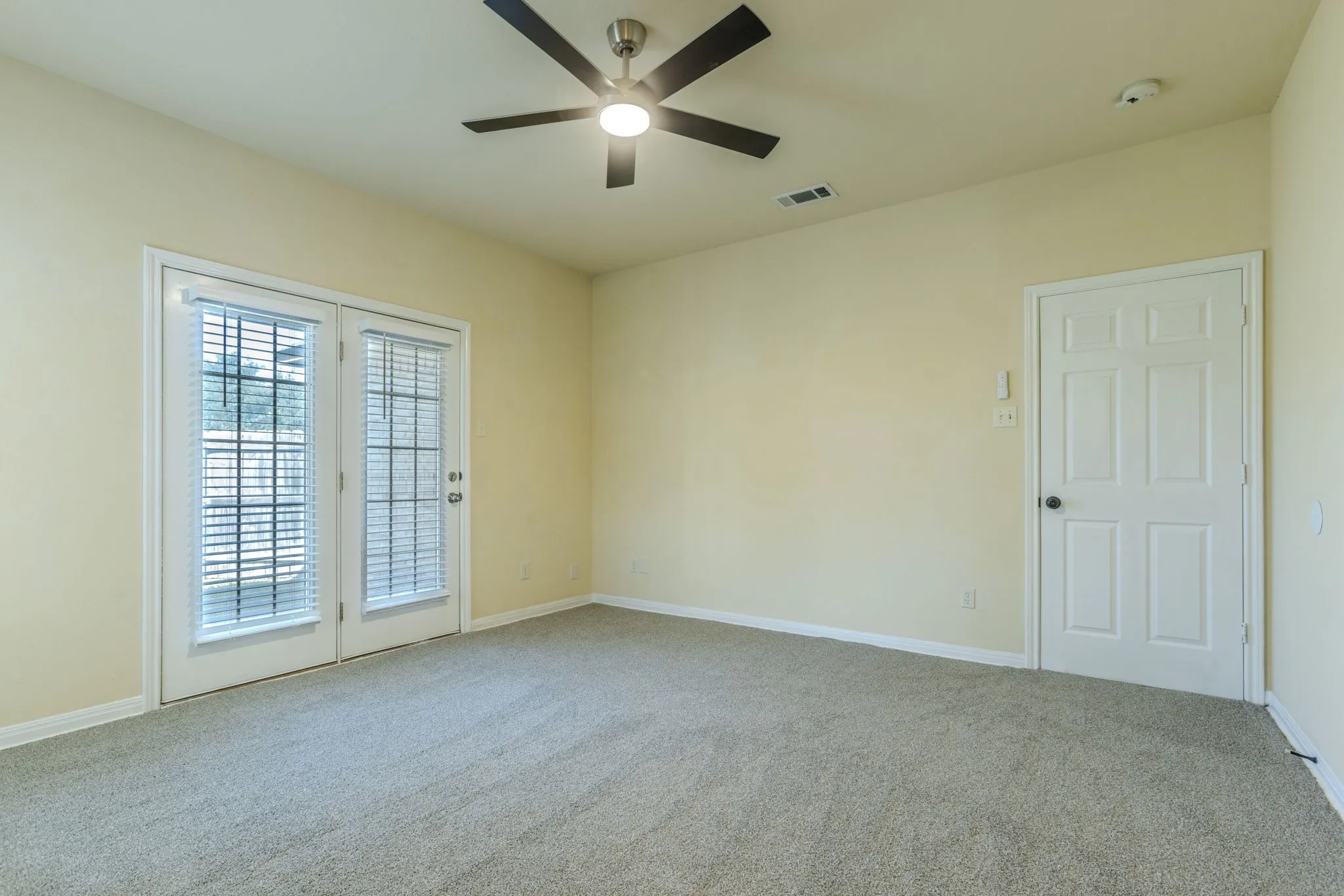 Single Family Residence For Sale in Mc Lennan County , 3060 Andalusian Lane, Robinson, Texas 76706, 3 Bedroom, 2 Bathroom, 2 Garage spaces, 1,429 Sqft, built in 2005, mls#21338633, Real Estate Agent in Robinson, Homes For Sale in Mc Lennan county, Homes For Sale in Robinson, Realtor in Robinson Texas, Real Estate Brokerage Independent Realty Texas, Luminita Cordes Realtor