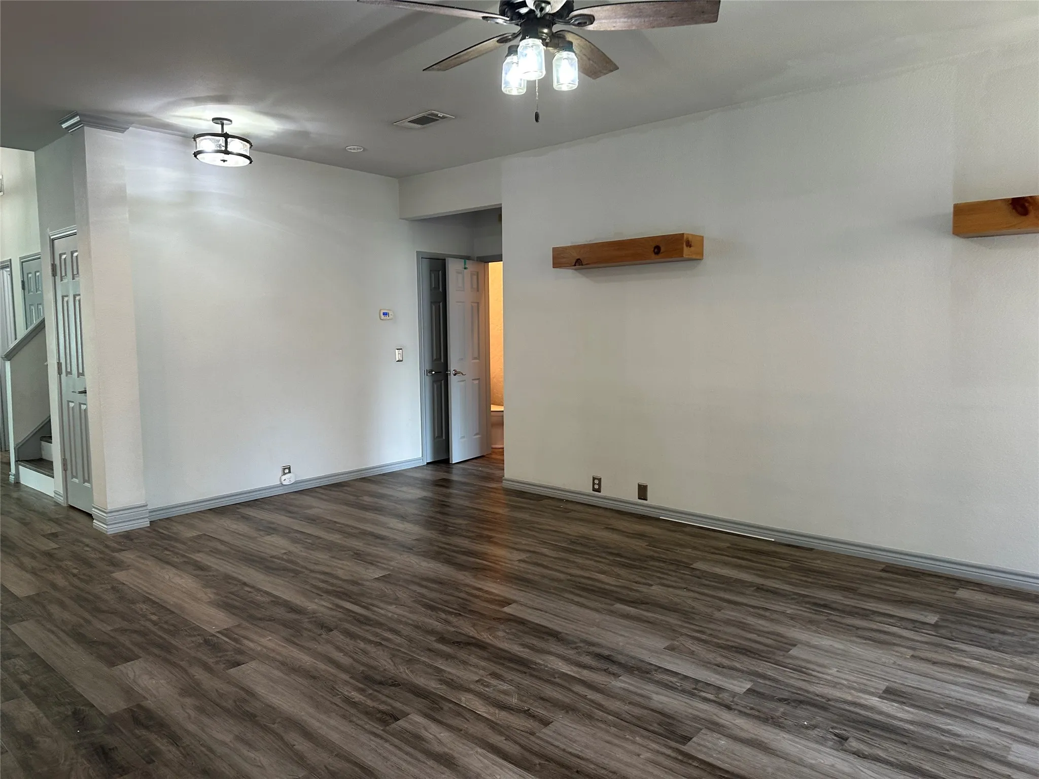 Single Family Residence For Rent in Denton County , 1905 Barrens Circle, Flower Mound, Texas 75028, 4 Bedroom, 3 Bathroom, 2 Garage spaces, 2,765 Sqft, built in 1995, mls#21344342, Real Estate Agent in Flower Mound, Homes For Rent in Denton county, Homes For Rent in Flower Mound, Realtor in Flower Mound Texas, Real Estate Brokerage Independent Realty Texas, Luminita Cordes Realtor