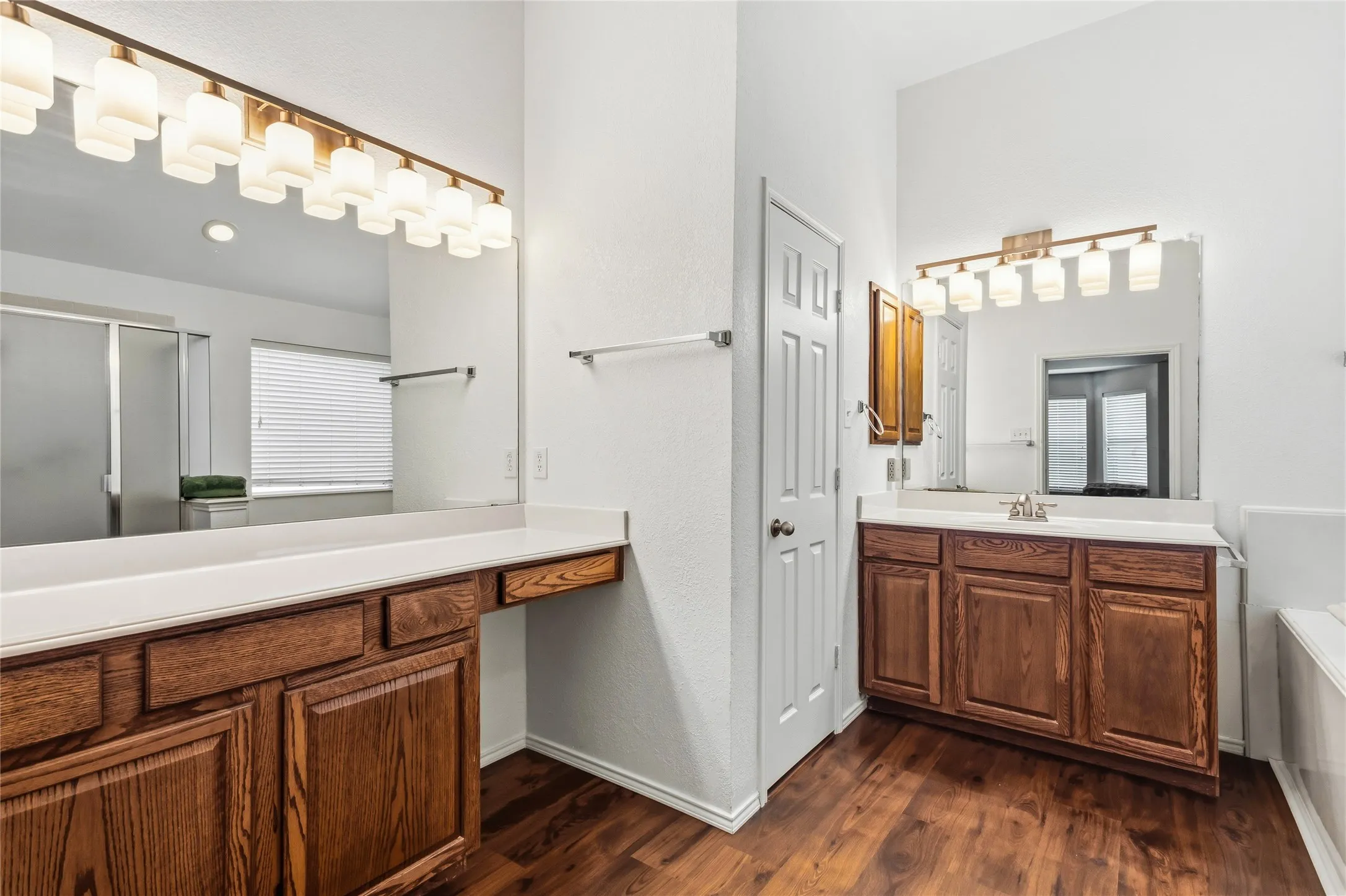 Single Family Residence For Sale in Dallas County , 1612 Lakeside Drive, Glenn Heights, Texas 75154, 4 Bedroom, 3 Bathroom, 3 Garage spaces, 2,492 Sqft, built in 2003, mls#21342483, Real Estate Agent in Glenn Heights, Homes For Sale in Dallas county, Homes For Sale in Glenn Heights, Realtor in Glenn Heights Texas, Real Estate Brokerage Independent Realty Texas, Luminita Cordes Realtor