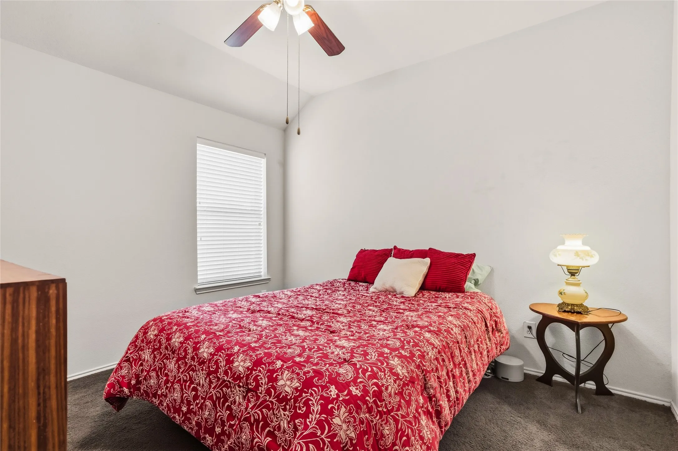 Single Family Residence For Sale in Dallas County , 1612 Lakeside Drive, Glenn Heights, Texas 75154, 4 Bedroom, 3 Bathroom, 3 Garage spaces, 2,492 Sqft, built in 2003, mls#21342483, Real Estate Agent in Glenn Heights, Homes For Sale in Dallas county, Homes For Sale in Glenn Heights, Realtor in Glenn Heights Texas, Real Estate Brokerage Independent Realty Texas, Luminita Cordes Realtor