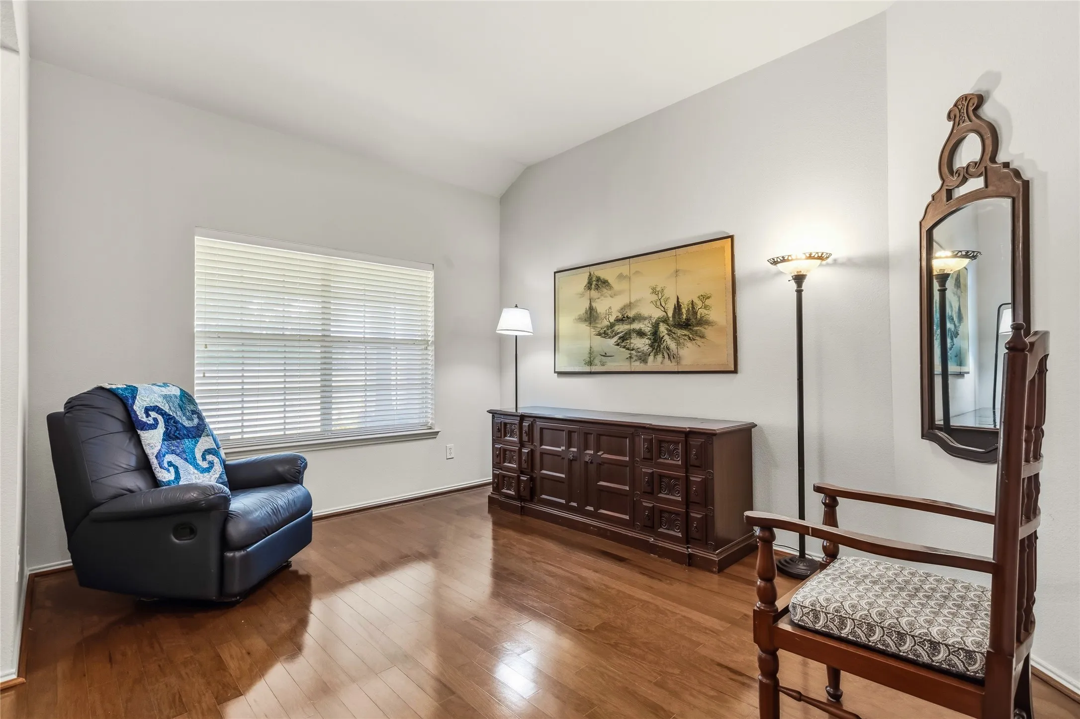 Single Family Residence For Sale in Dallas County , 1612 Lakeside Drive, Glenn Heights, Texas 75154, 4 Bedroom, 3 Bathroom, 3 Garage spaces, 2,492 Sqft, built in 2003, mls#21342483, Real Estate Agent in Glenn Heights, Homes For Sale in Dallas county, Homes For Sale in Glenn Heights, Realtor in Glenn Heights Texas, Real Estate Brokerage Independent Realty Texas, Luminita Cordes Realtor
