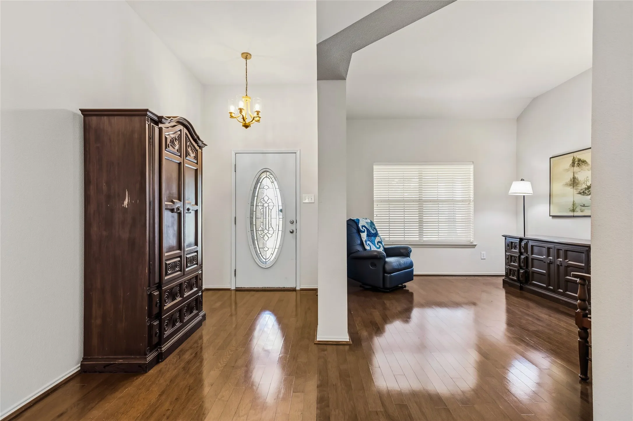 Single Family Residence For Sale in Dallas County , 1612 Lakeside Drive, Glenn Heights, Texas 75154, 4 Bedroom, 3 Bathroom, 3 Garage spaces, 2,492 Sqft, built in 2003, mls#21342483, Real Estate Agent in Glenn Heights, Homes For Sale in Dallas county, Homes For Sale in Glenn Heights, Realtor in Glenn Heights Texas, Real Estate Brokerage Independent Realty Texas, Luminita Cordes Realtor