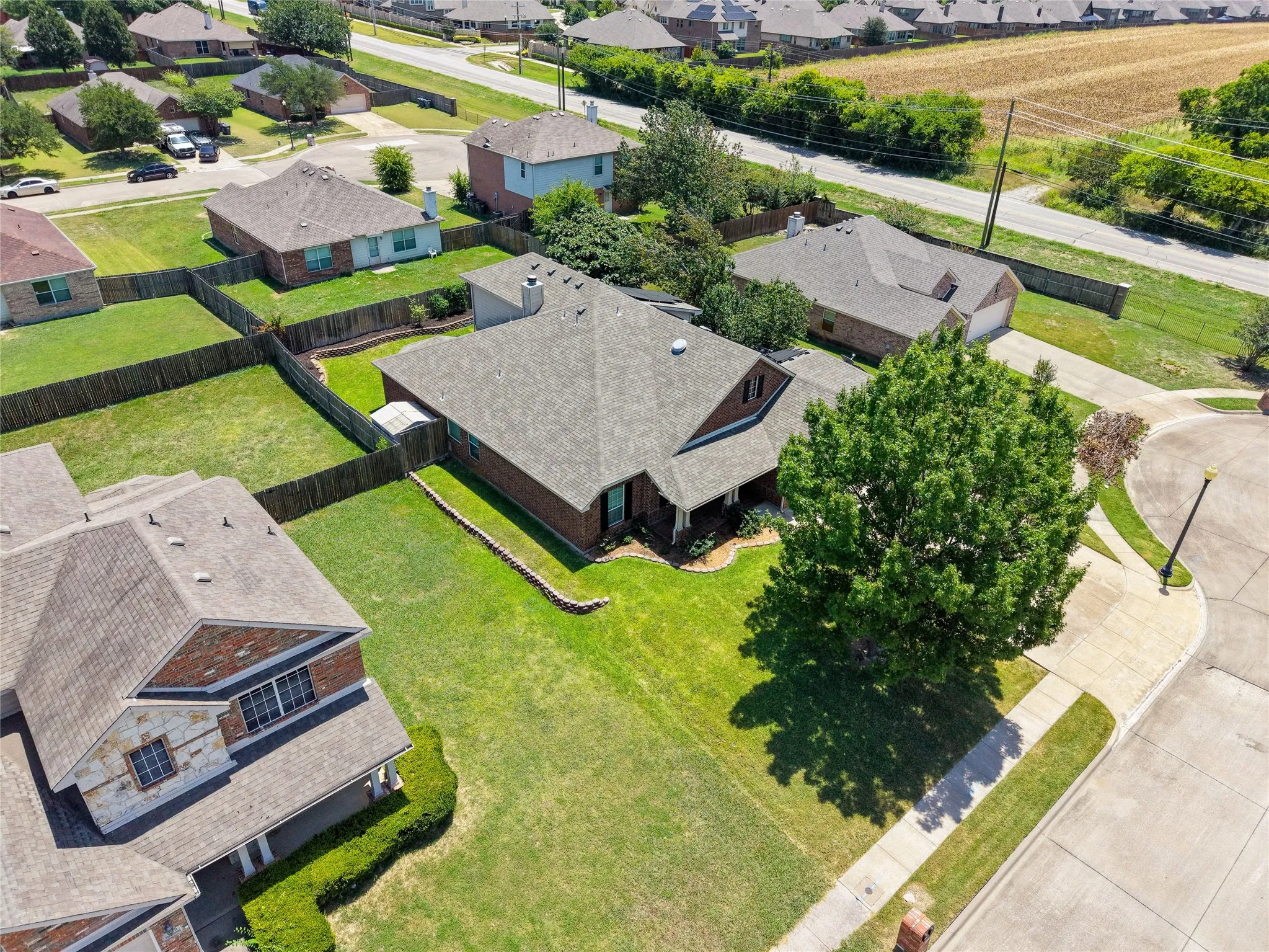 Single Family Residence For Sale in Dallas County , 1612 Lakeside Drive, Glenn Heights, Texas 75154, 4 Bedroom, 3 Bathroom, 3 Garage spaces, 2,492 Sqft, built in 2003, mls#21342483, Real Estate Agent in Glenn Heights, Homes For Sale in Dallas county, Homes For Sale in Glenn Heights, Realtor in Glenn Heights Texas, Real Estate Brokerage Independent Realty Texas, Luminita Cordes Realtor