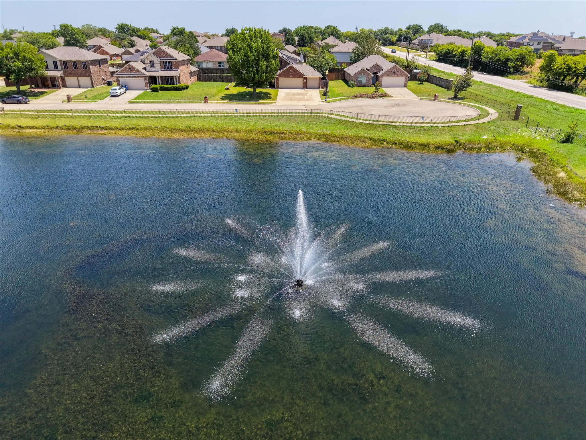 Single Family Residence For Sale in Dallas County , 1612 Lakeside Drive, Glenn Heights, Texas 75154, 4 Bedroom, 3 Bathroom, 3 Garage spaces, 2,492 Sqft, built in 2003, mls#21342483, Real Estate Agent in Glenn Heights, Homes For Sale in Dallas county, Homes For Sale in Glenn Heights, Realtor in Glenn Heights Texas, Real Estate Brokerage Independent Realty Texas, Luminita Cordes Realtor