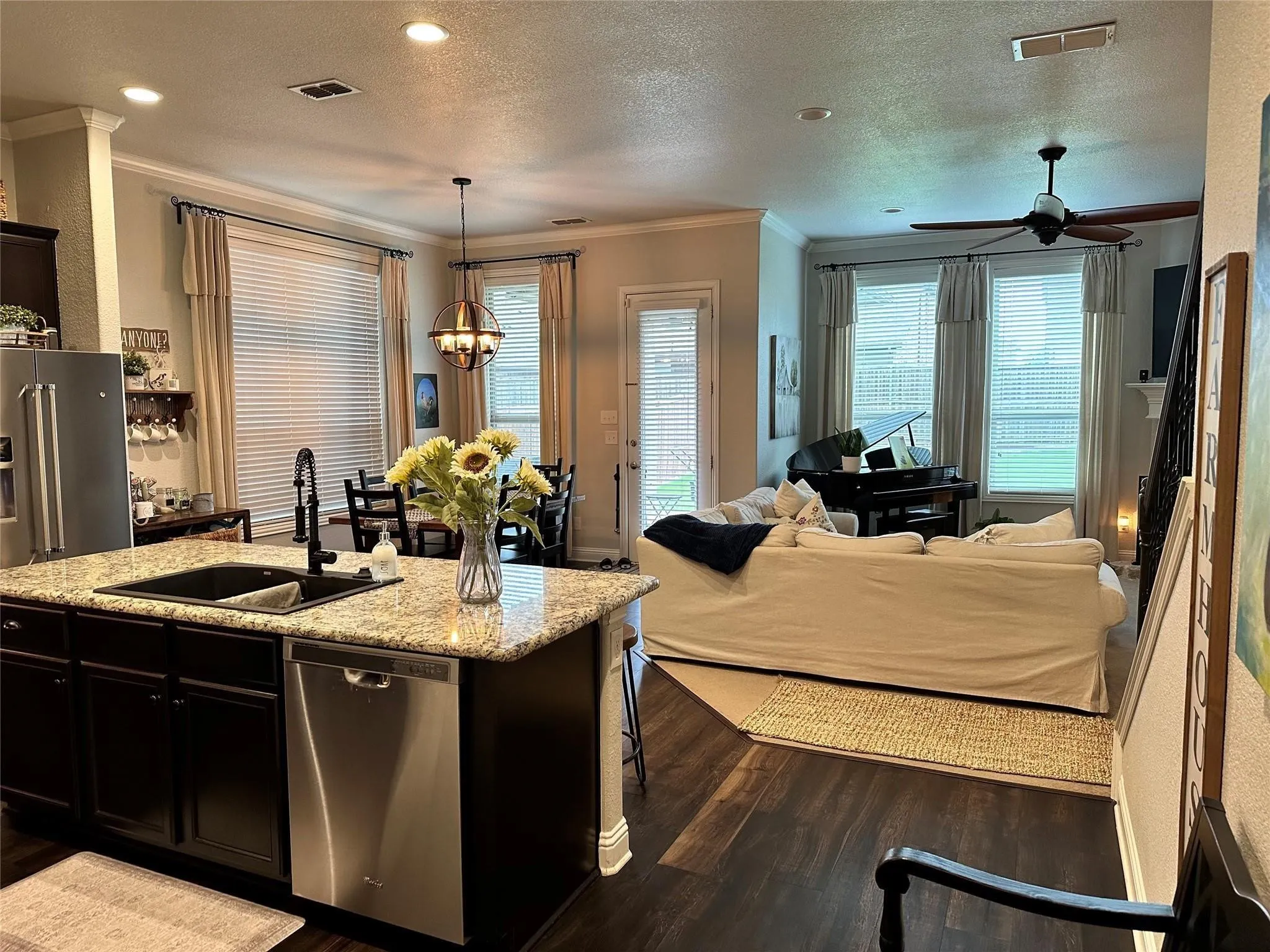 Single Family Residence For Rent in Denton County , 1609 Meadow Trail, Aubrey, Texas 76227, 4 Bedroom, 3 Bathroom, 2 Garage spaces, 2,735 Sqft, built in 2017, mls#21344346, Real Estate Agent in Aubrey, Homes For Rent in Denton county, Homes For Rent in Aubrey, Realtor in Aubrey Texas, Real Estate Brokerage Independent Realty Texas, Luminita Cordes Realtor