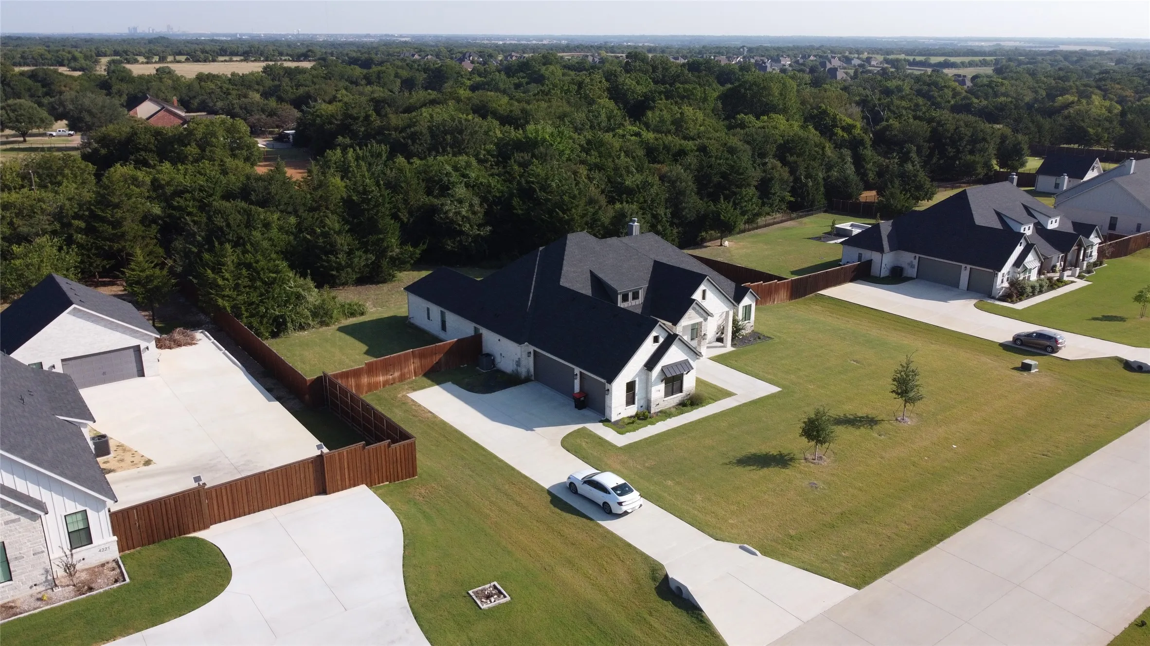 Single Family Residence For Sale in Ellis County , 4231 Spring Garden Road, Midlothian, Texas 76065, 4 Bedroom, 3 Bathroom, 3 Garage spaces, 3,199 Sqft, built in 2024, mls#21343631, Real Estate Agent in Midlothian, Homes For Sale in Ellis county, Homes For Sale in Midlothian, Realtor in Midlothian Texas, Real Estate Brokerage Independent Realty Texas, Luminita Cordes Realtor