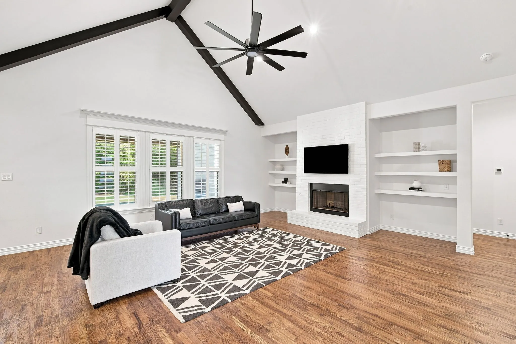 Single Family Residence For Sale in Ellis County , 4231 Spring Garden Road, Midlothian, Texas 76065, 4 Bedroom, 3 Bathroom, 3 Garage spaces, 3,199 Sqft, built in 2024, mls#21343631, Real Estate Agent in Midlothian, Homes For Sale in Ellis county, Homes For Sale in Midlothian, Realtor in Midlothian Texas, Real Estate Brokerage Independent Realty Texas, Luminita Cordes Realtor