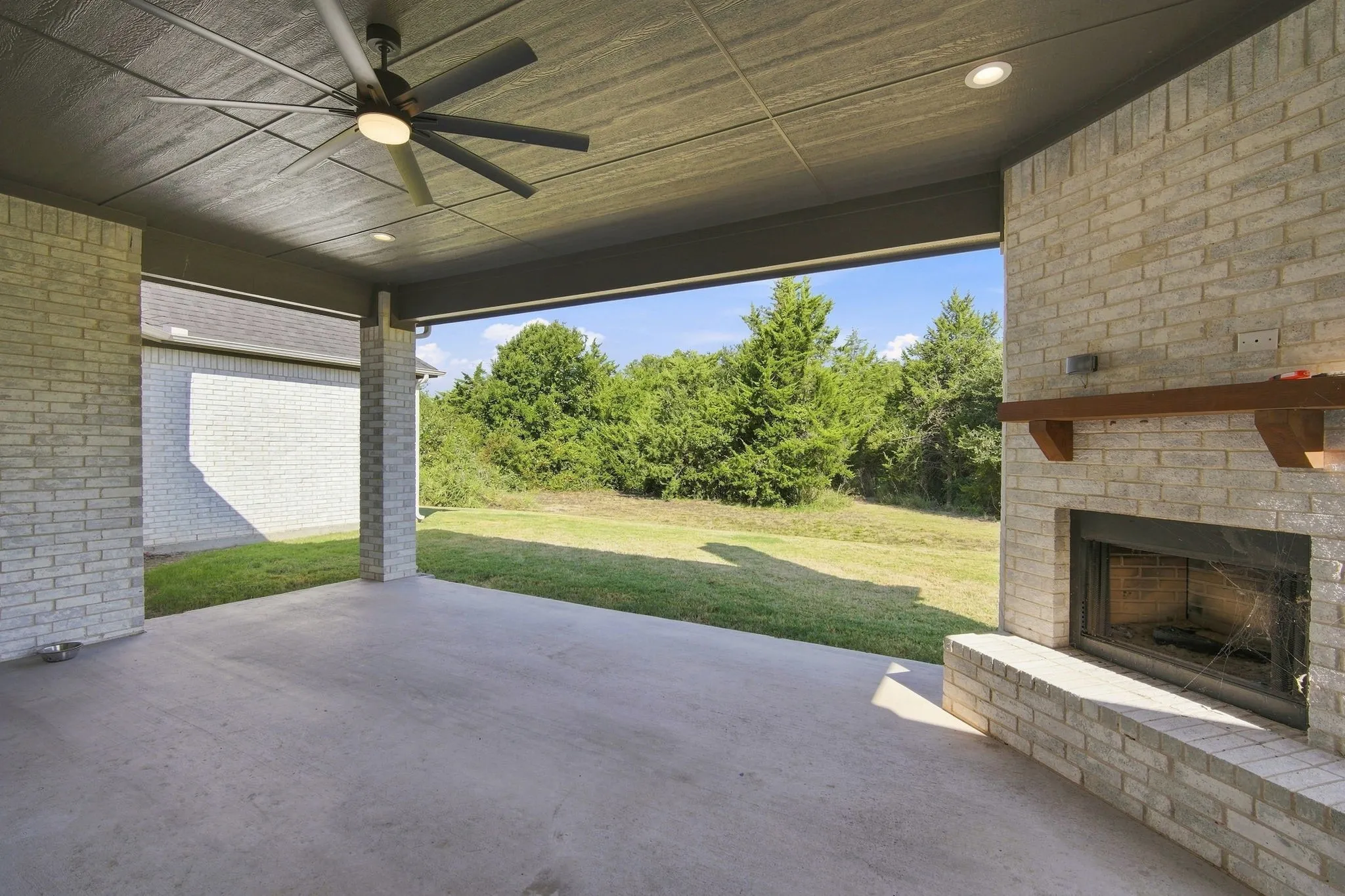 Single Family Residence For Sale in Ellis County , 4231 Spring Garden Road, Midlothian, Texas 76065, 4 Bedroom, 3 Bathroom, 3 Garage spaces, 3,199 Sqft, built in 2024, mls#21343631, Real Estate Agent in Midlothian, Homes For Sale in Ellis county, Homes For Sale in Midlothian, Realtor in Midlothian Texas, Real Estate Brokerage Independent Realty Texas, Luminita Cordes Realtor