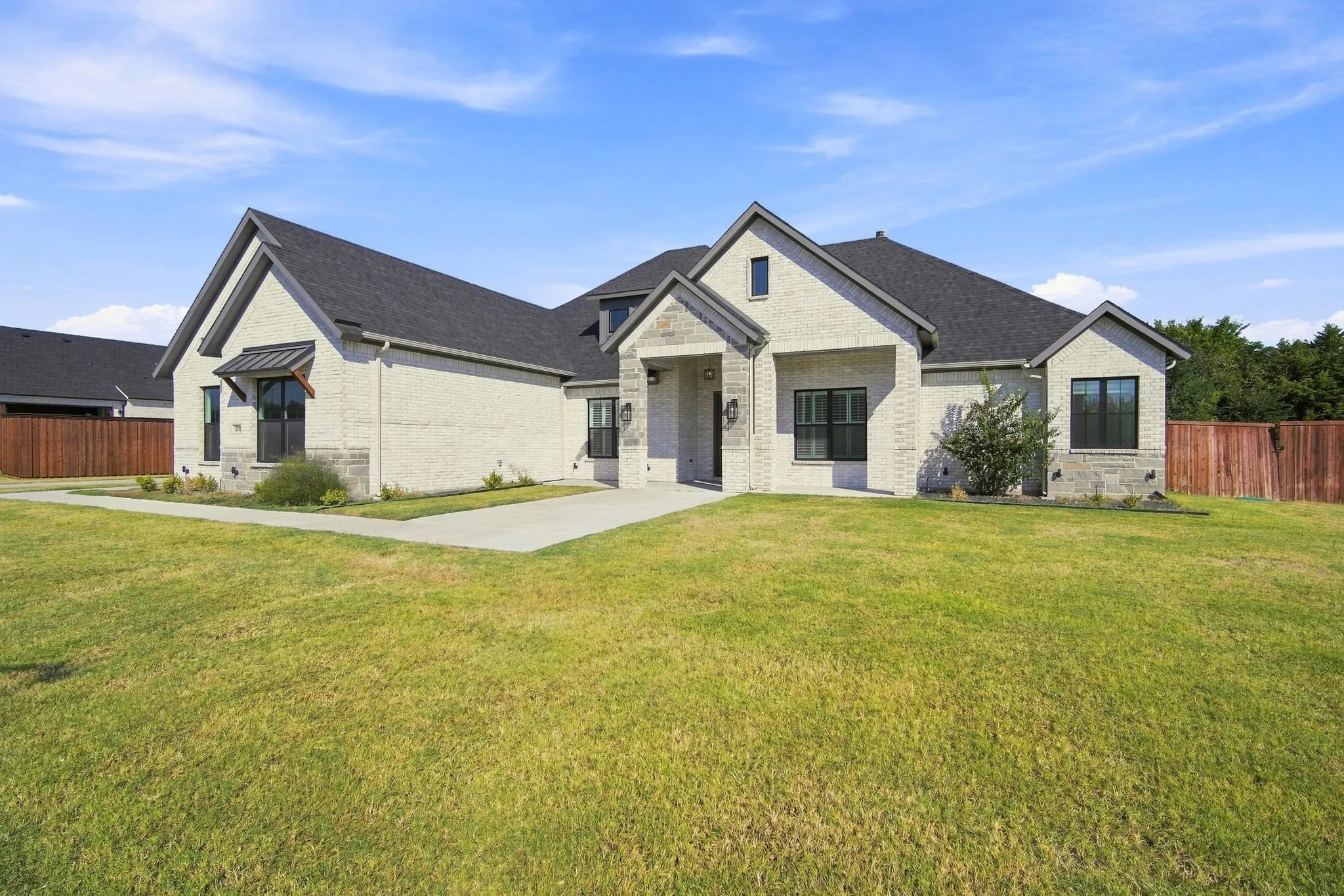 Single Family Residence For Sale in Ellis County , 4231 Spring Garden Road, Midlothian, Texas 76065, 4 Bedroom, 3 Bathroom, 3 Garage spaces, 3,199 Sqft, built in 2024, mls#21343631, Real Estate Agent in Midlothian, Homes For Sale in Ellis county, Homes For Sale in Midlothian, Realtor in Midlothian Texas, Real Estate Brokerage Independent Realty Texas, Luminita Cordes Realtor